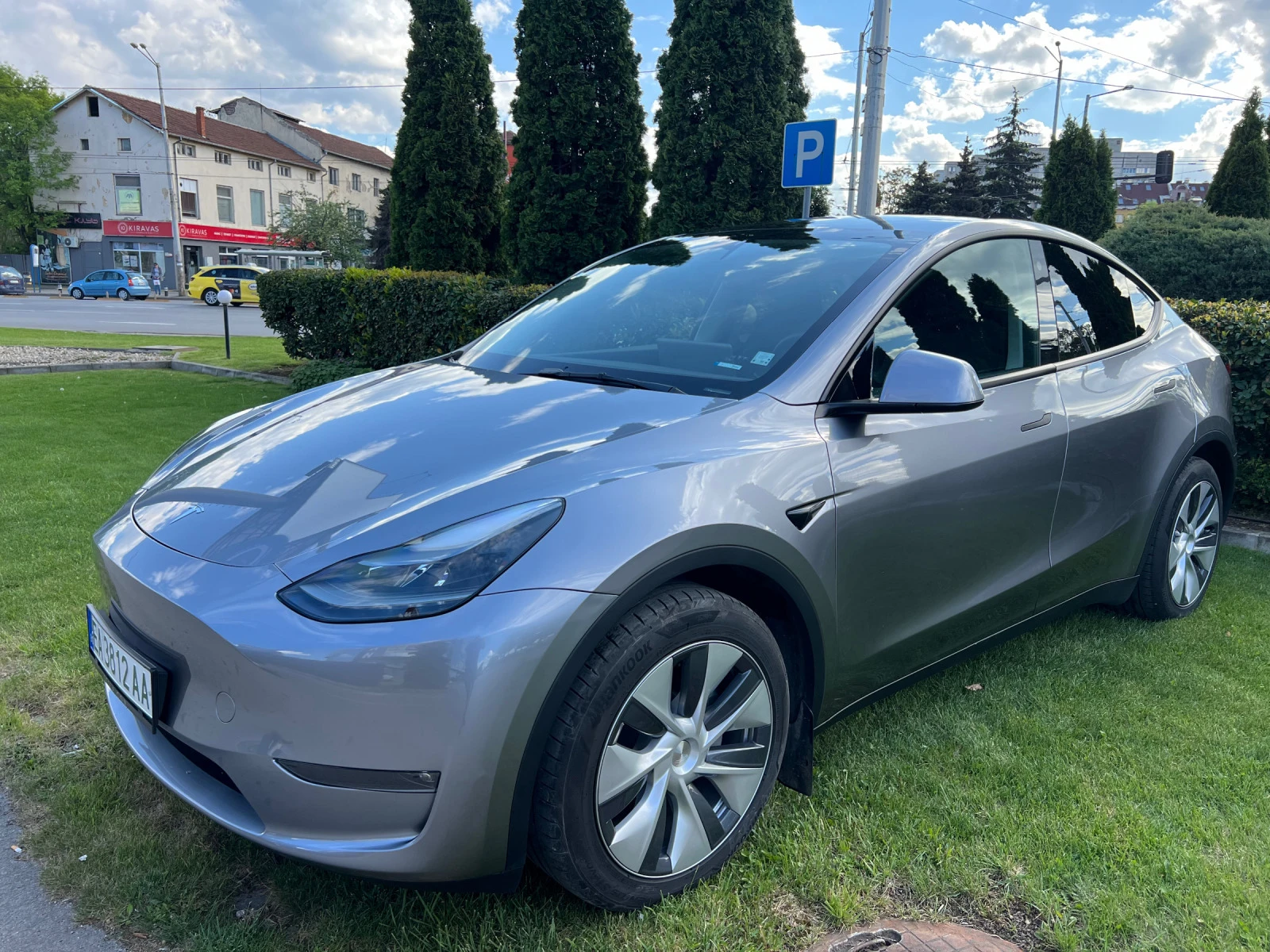 Tesla Model Y Long range 4x4 ДОГОВАРЯНЕ - изображение 3