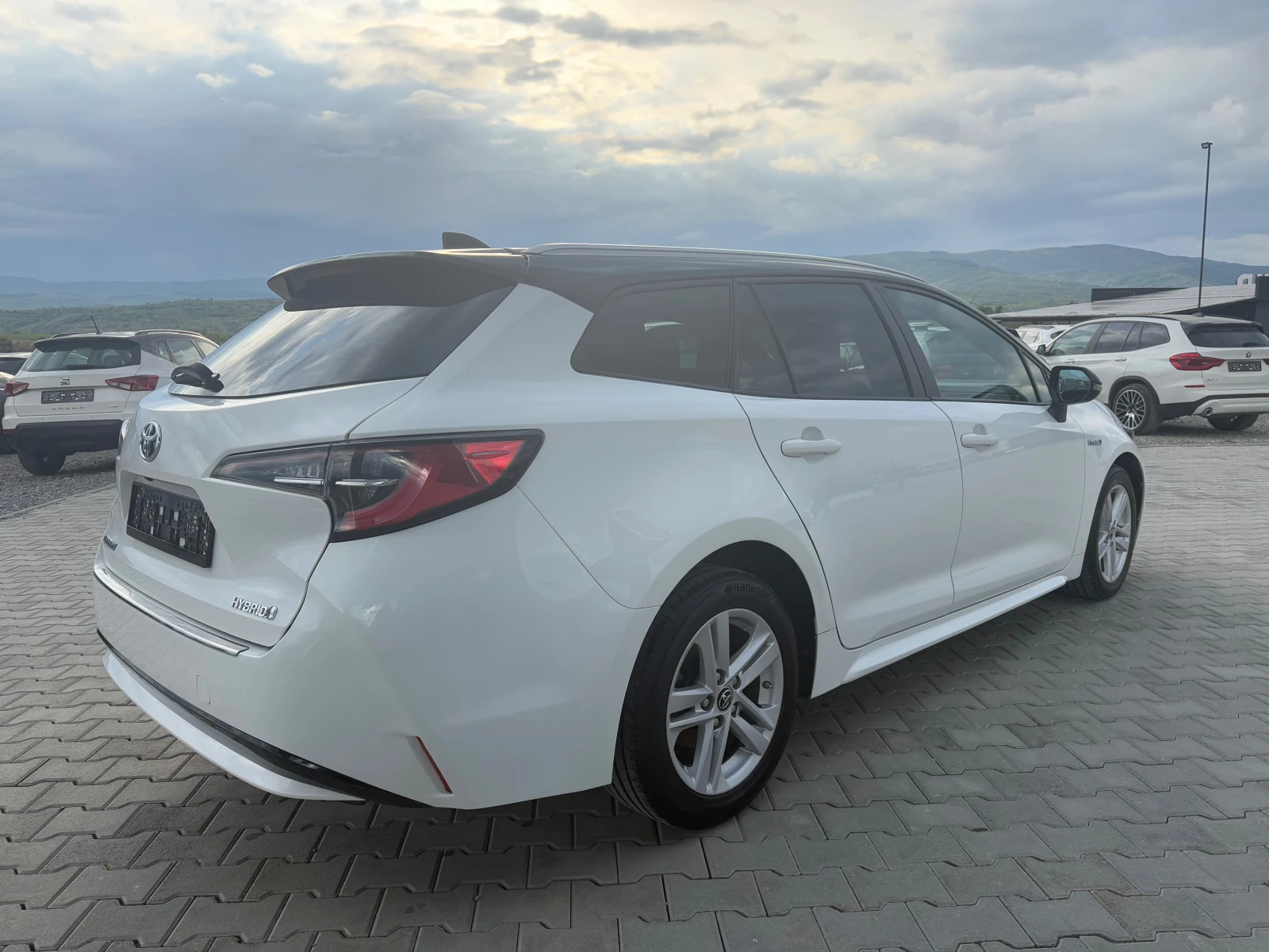 Toyota Corolla 1.8 hibrid  - изображение 5