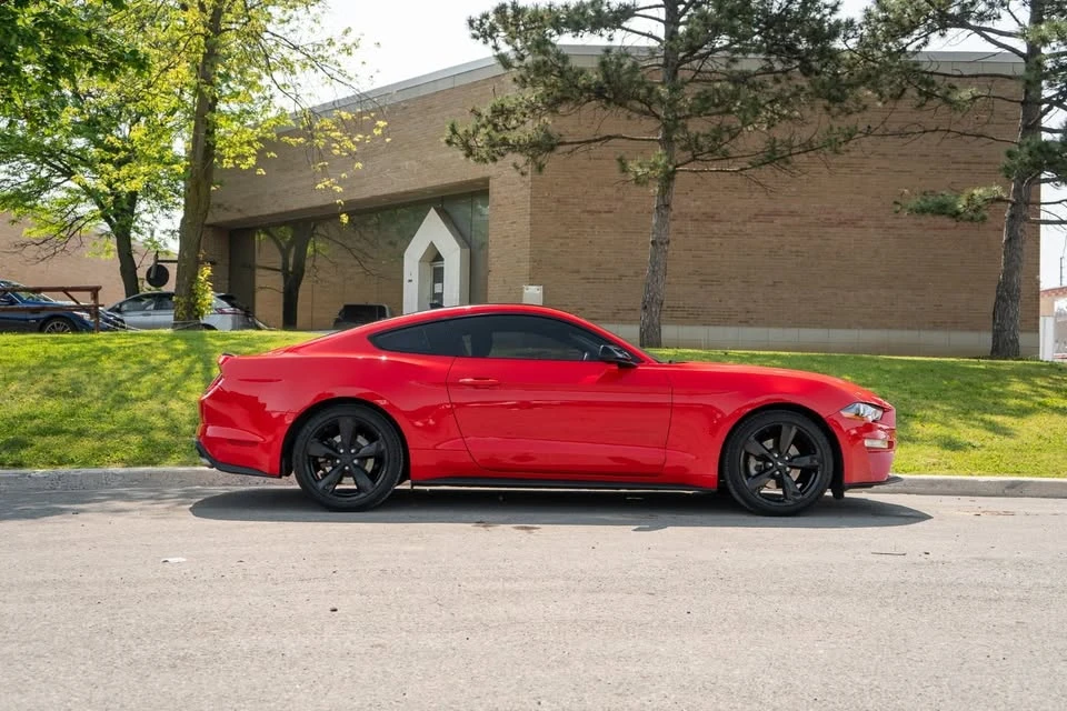 Ford Mustang * EcoBoost* HeadUp* * AвтоКредит* (ЦЕНА ДО БГ) - изображение 3