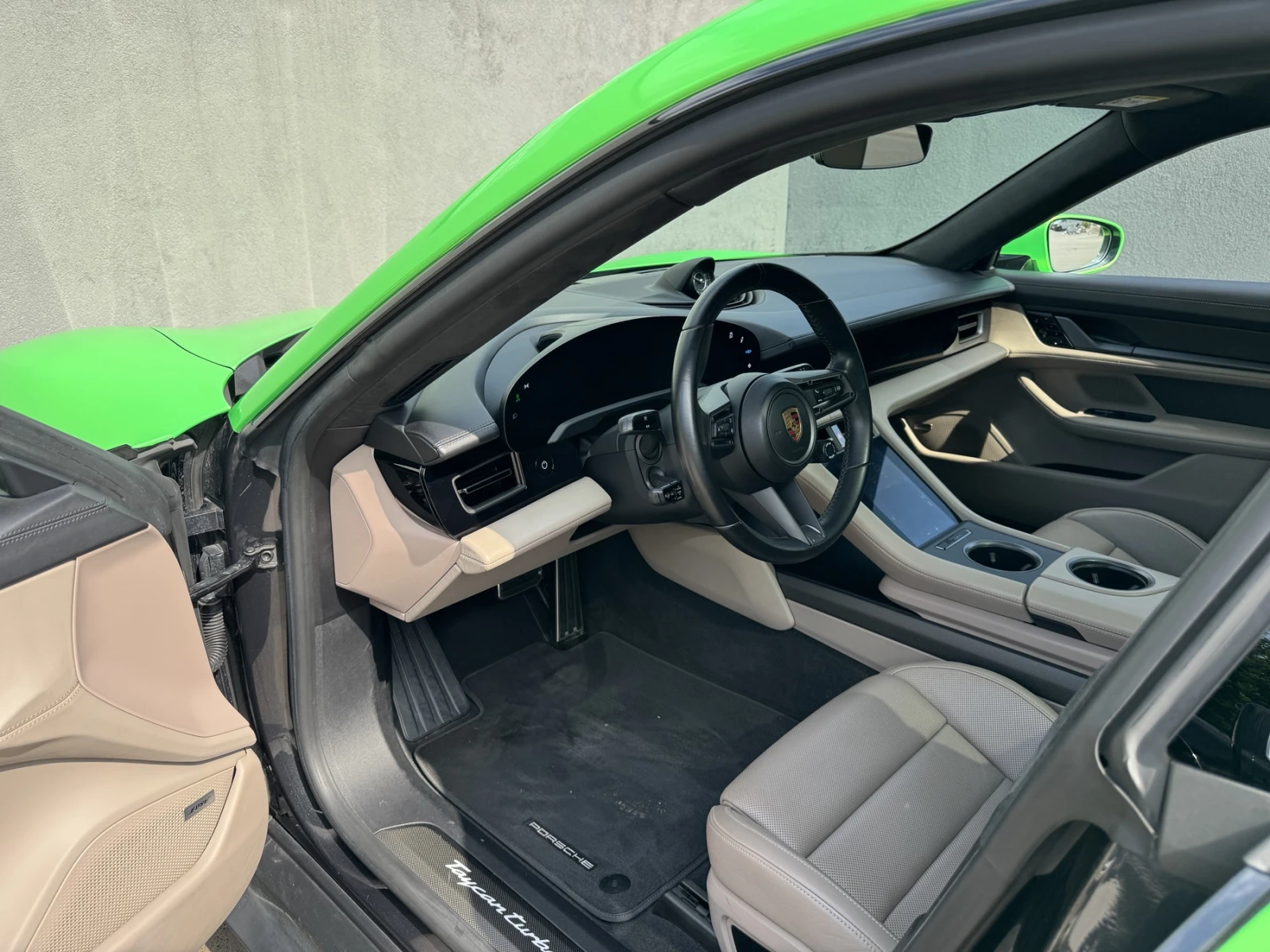 Porsche Taycan TURBO S - изображение 10