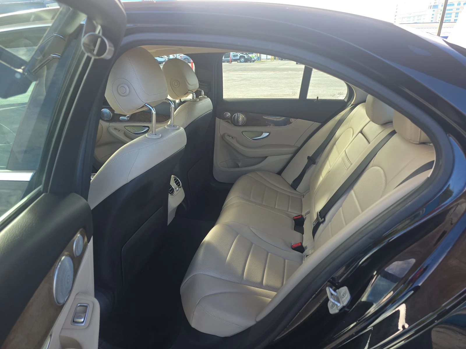 Mercedes-Benz C 300  - изображение 9