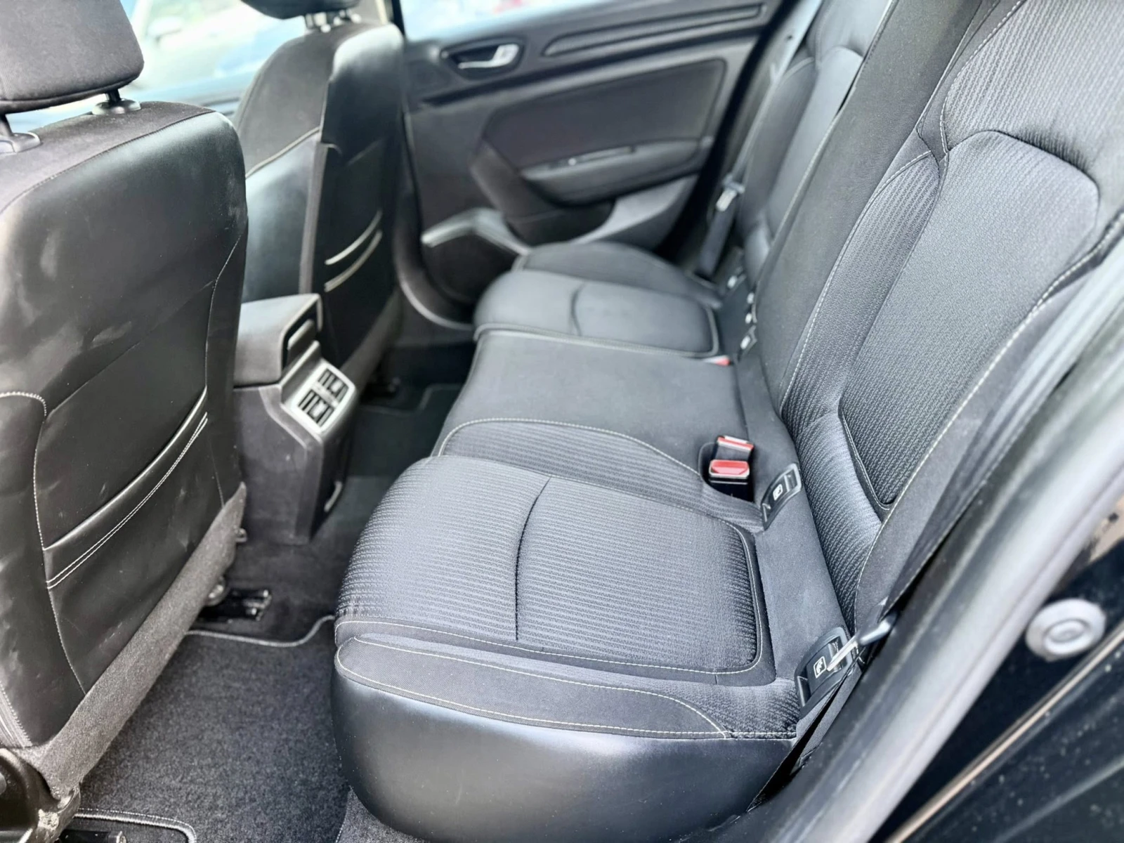 Renault Megane АВТОМАТИК, снимка 14 - Автомобили и джипове - 53744134