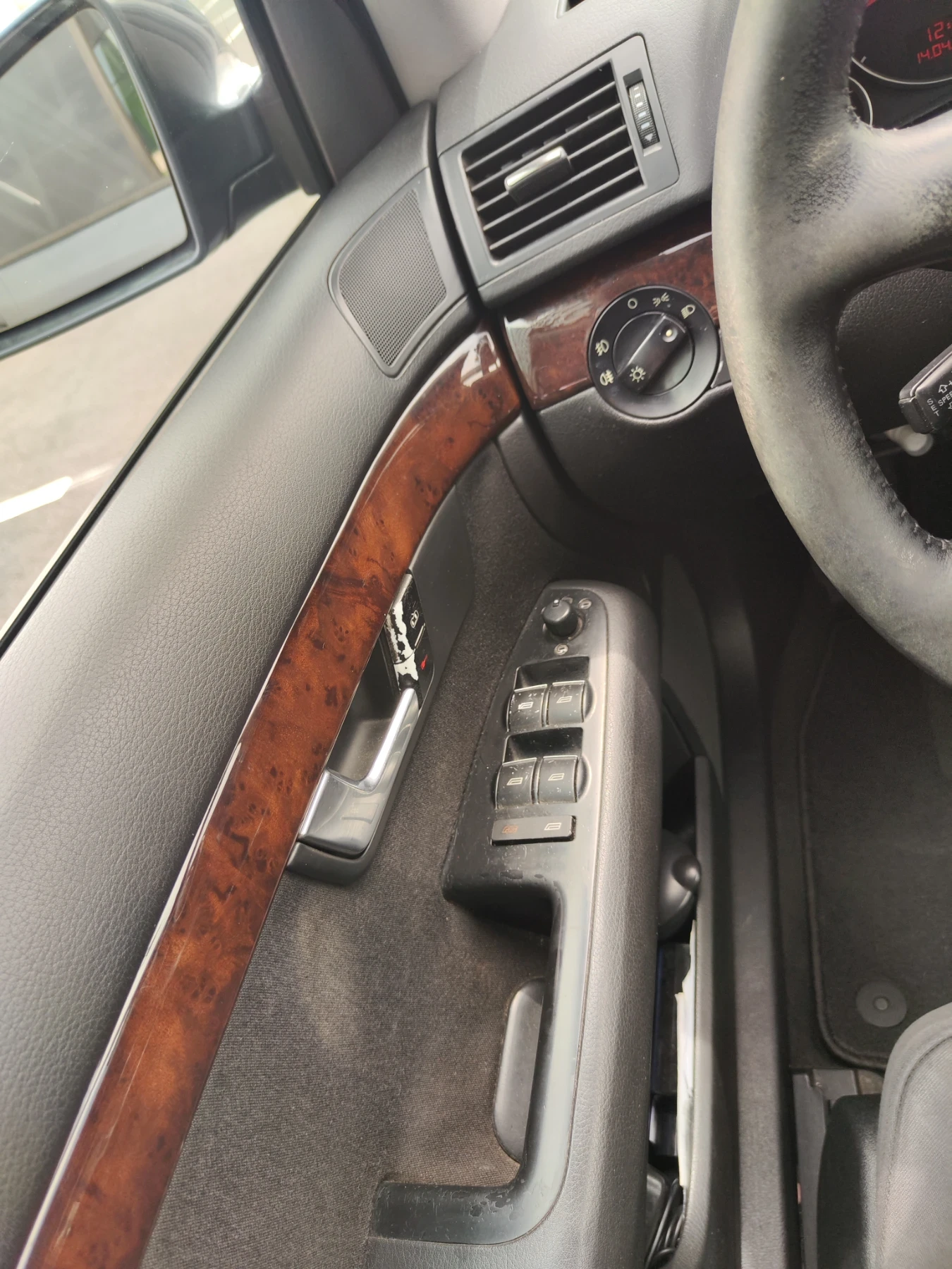 Audi A4 1.8Т, снимка 12 - Автомобили и джипове - 54219775