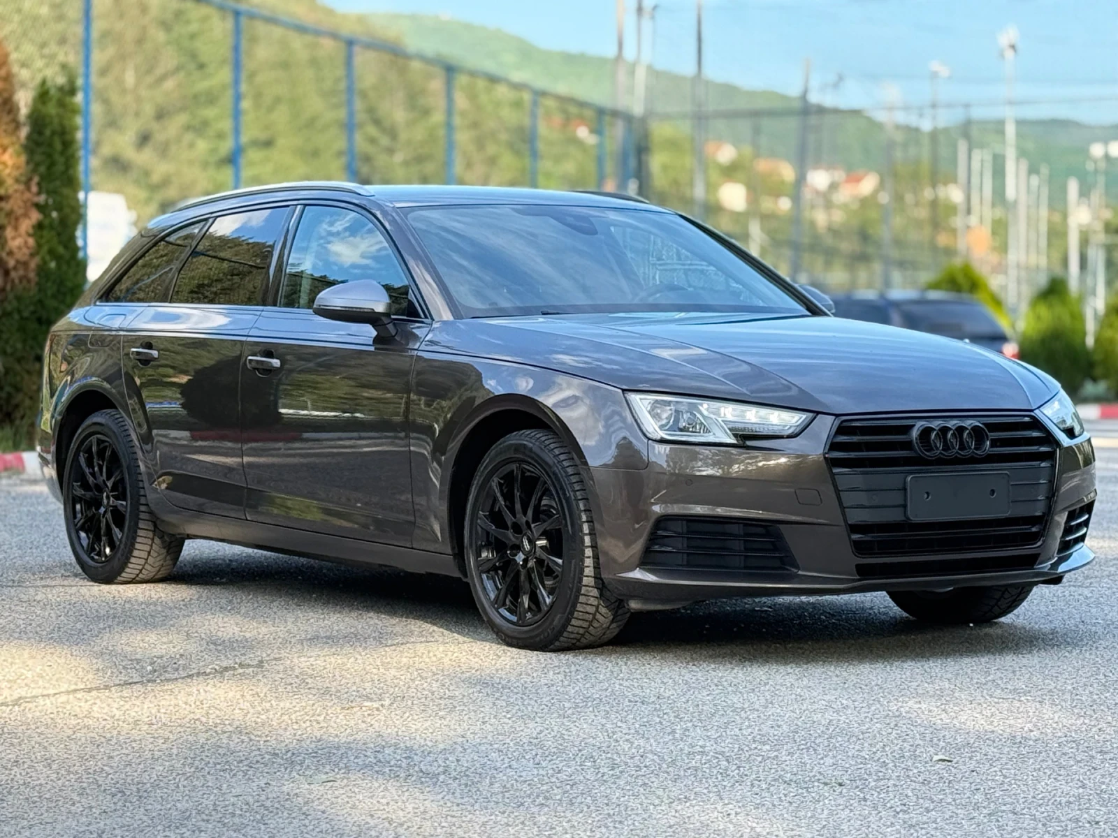 Audi A4 2.0TDI Автоматик/Навигация/Климатроник, снимка 5 - Автомобили и джипове - 54723143