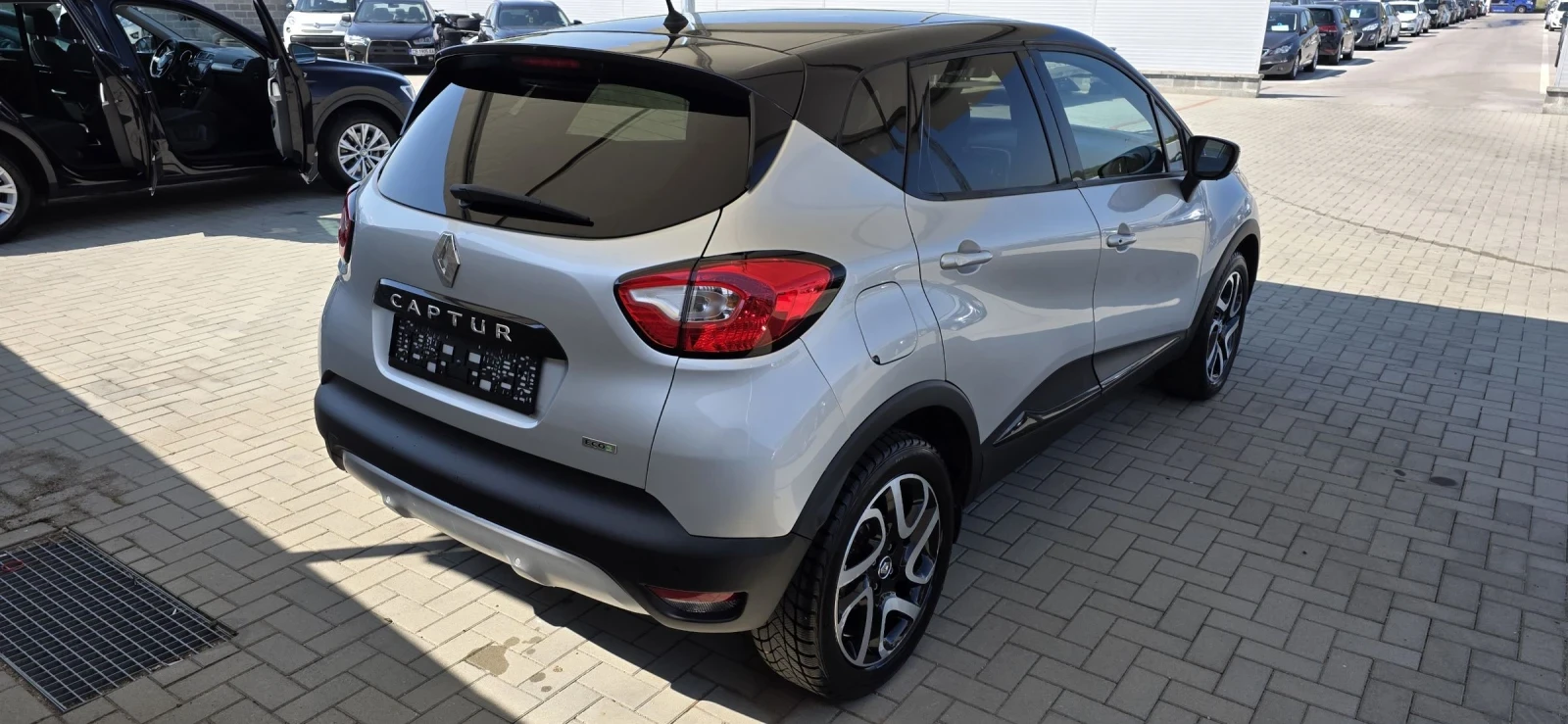 Renault Captur 1.5DCI-NAVI* KEYLESS * KOJA* KAMERA* EURO 6, снимка 4 - Автомобили и джипове - 55197790