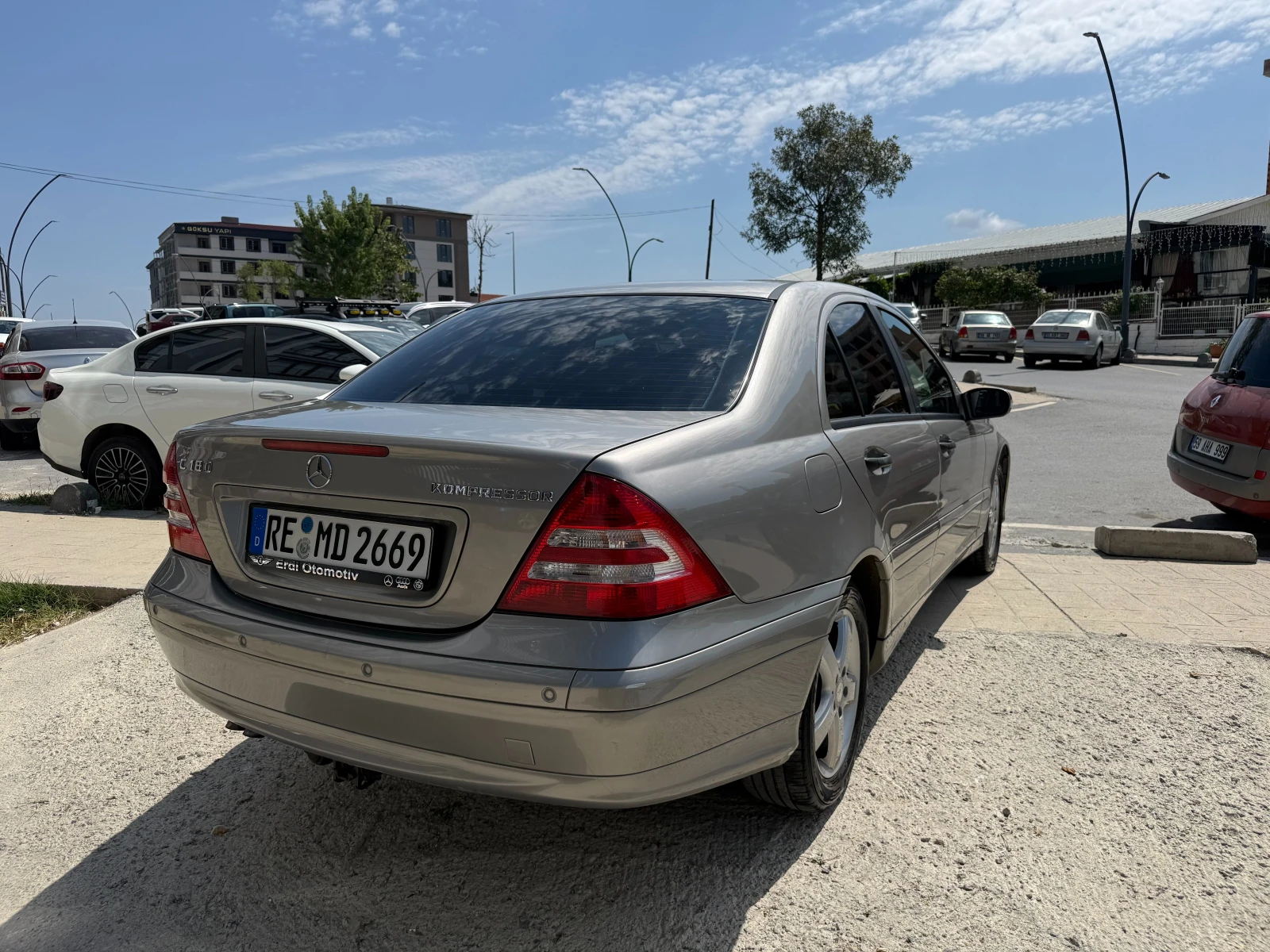 Mercedes-Benz C 180, снимка 7 - Автомобили и джипове - 55599289
