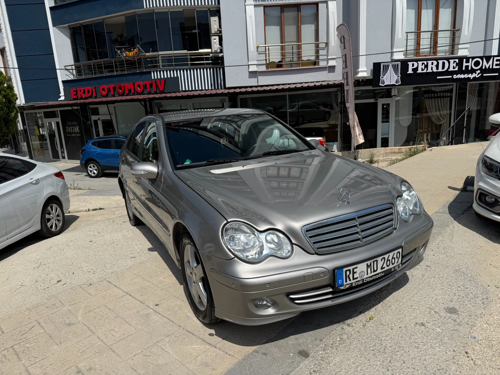Mercedes-Benz C 180