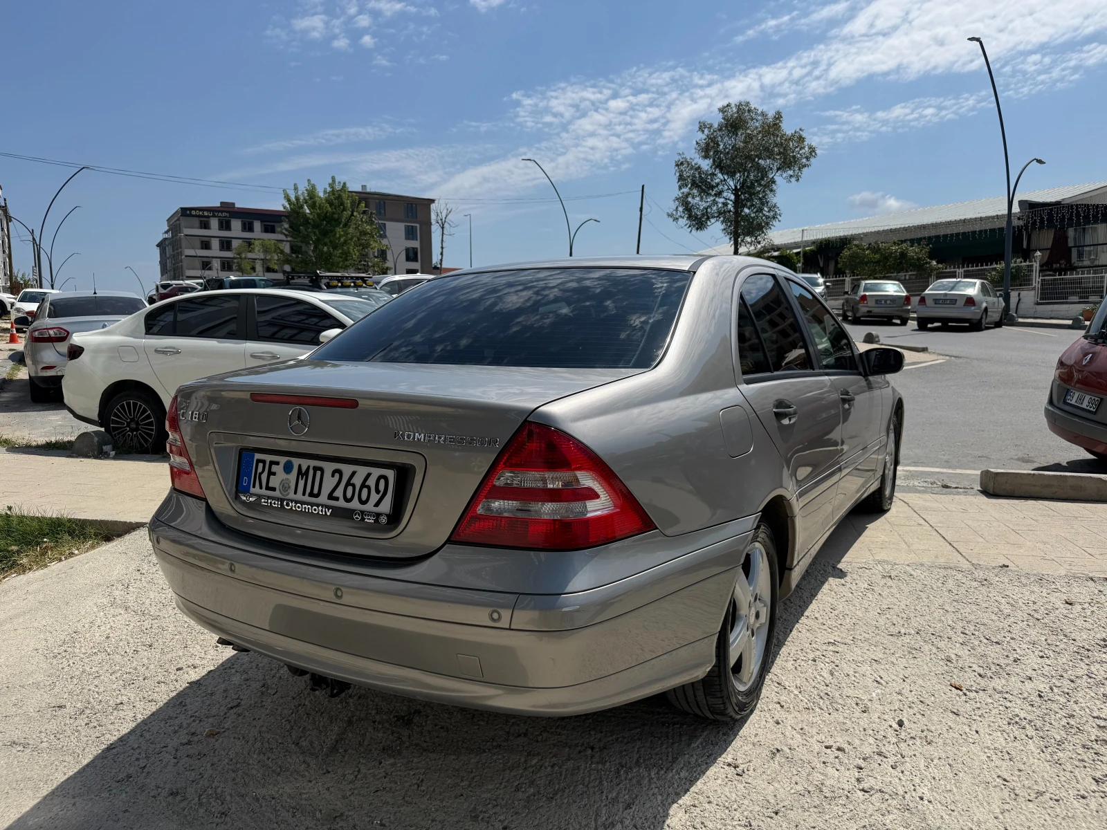 Mercedes-Benz C 180, снимка 12 - Автомобили и джипове - 55599289