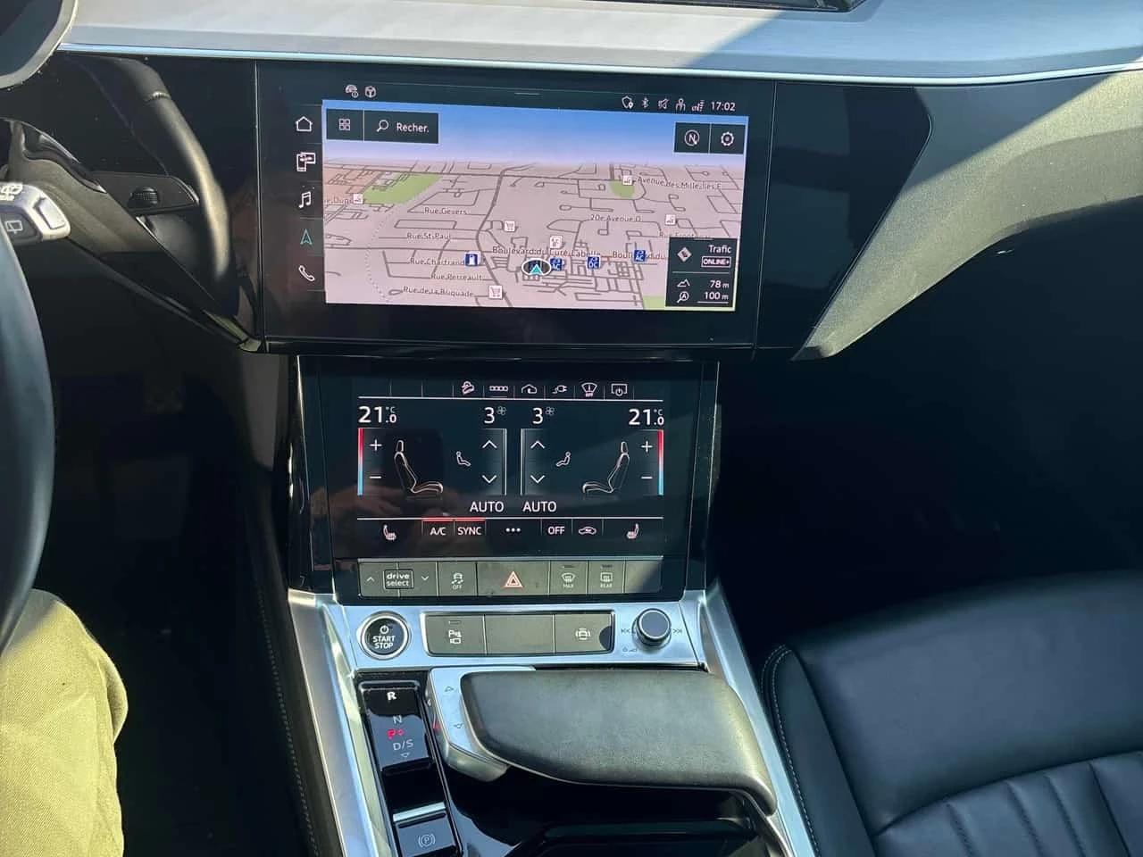 Audi E-Tron * quattro * CARFAX * ОПЦИЯ ЗА ФИНАНСИРАНЕ, снимка 9 - Автомобили и джипове - 55753996
