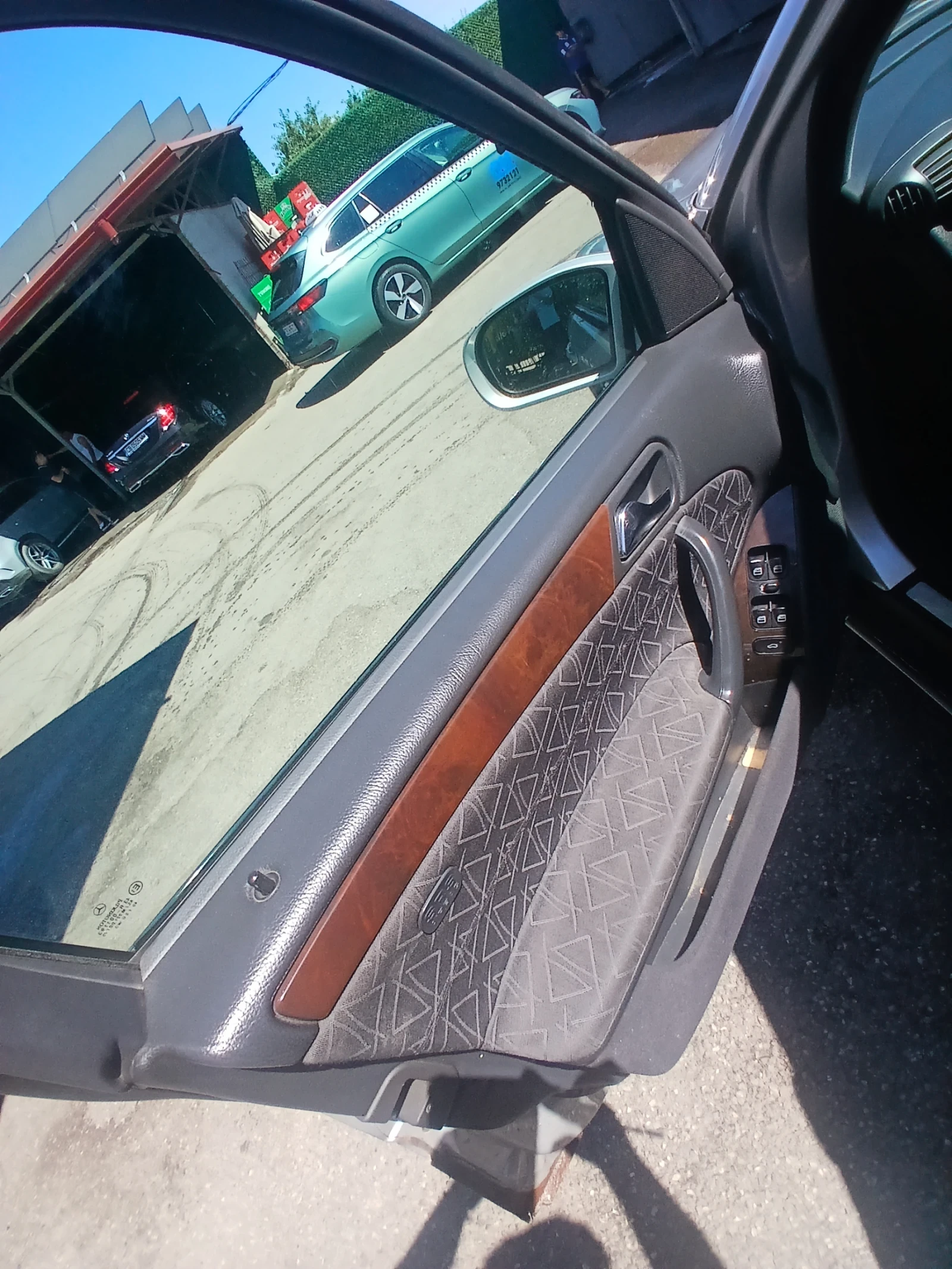 Mercedes-Benz C 220, снимка 10 - Автомобили и джипове - 55931916