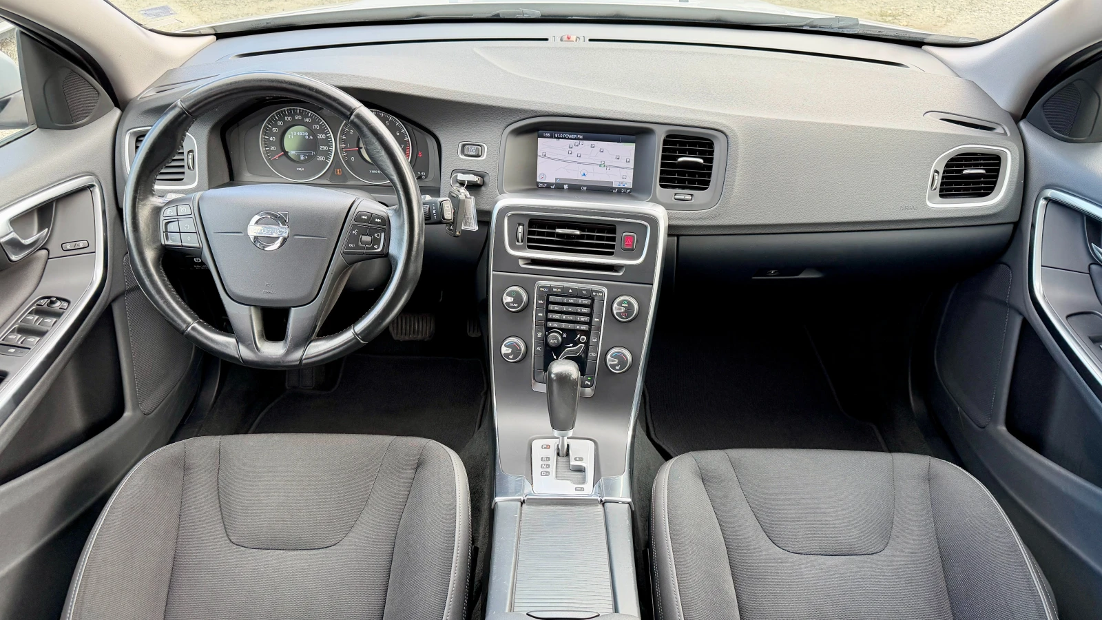 Volvo V60 T4 Автоматик! Внос ШВЕЙЦАРИЯ! Navi, PDC, LED..., снимка 12 - Автомобили и джипове - 55959374