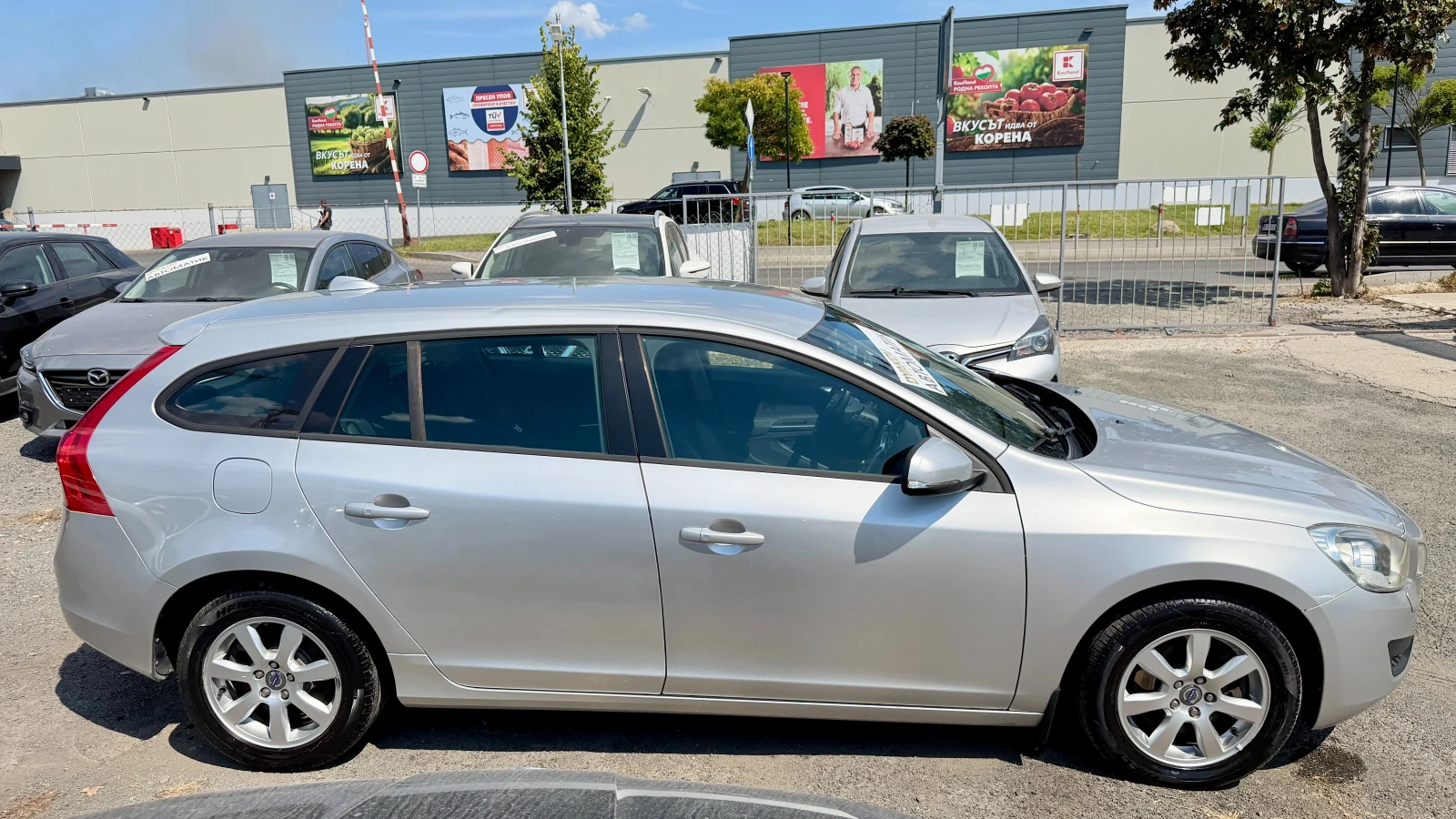 Volvo V60 T4 Автоматик! Внос ШВЕЙЦАРИЯ! Navi, PDC, LED..., снимка 4 - Автомобили и джипове - 55959374