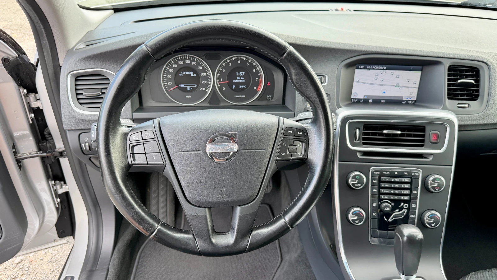 Volvo V60 T4 Автоматик! Внос ШВЕЙЦАРИЯ! Navi, PDC, LED..., снимка 17 - Автомобили и джипове - 55959374