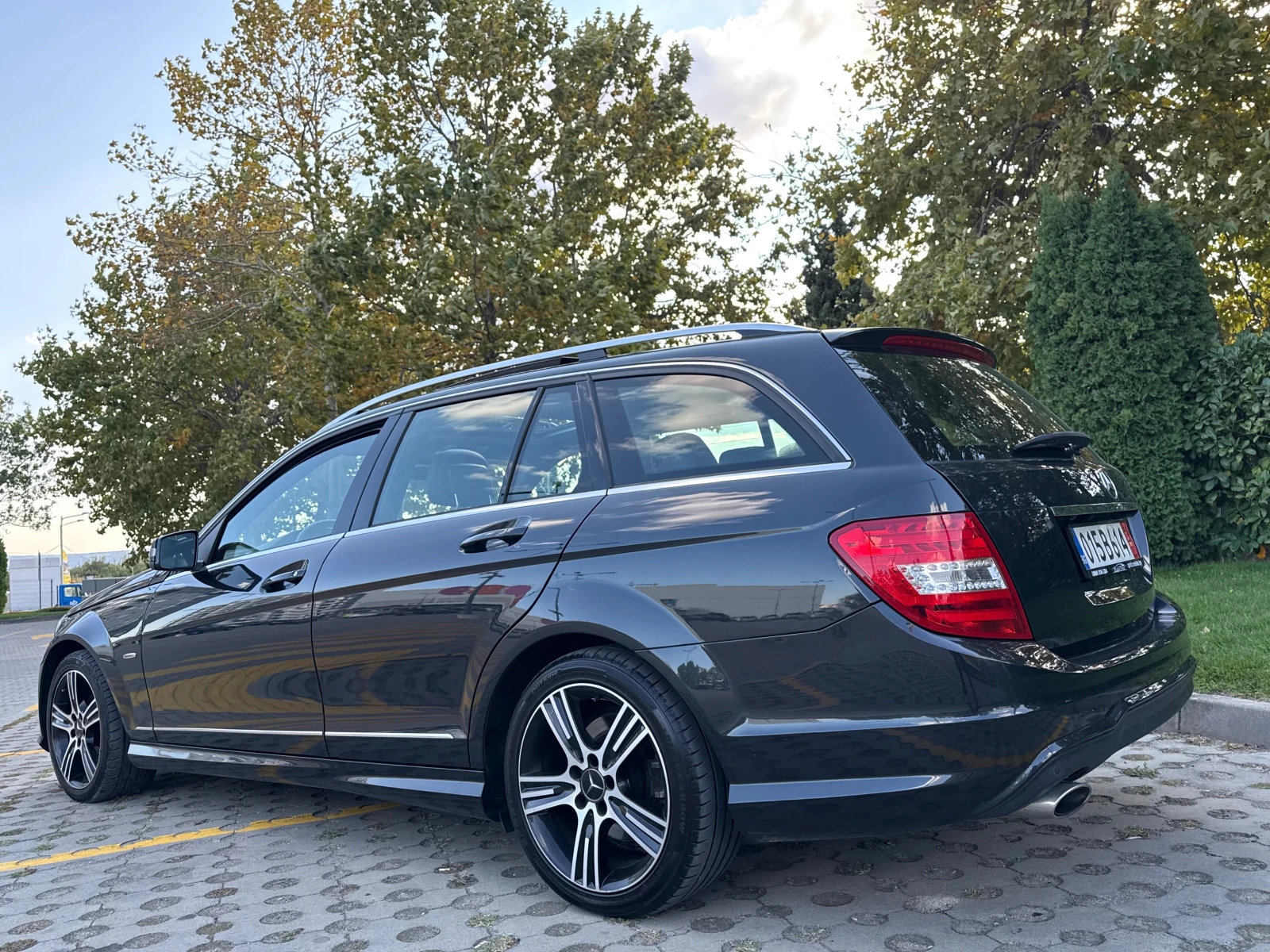 Mercedes-Benz C 220 AMG///EDITION-C///PANORAMA///Face-Lift///Led///, снимка 6 - Автомобили и джипове - 56323550