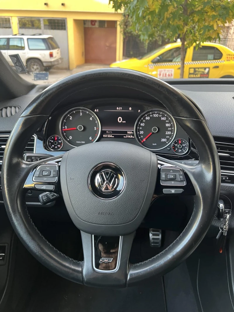 VW Touareg R LINE, снимка 6 - Автомобили и джипове - 47584627