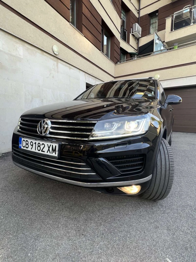 VW Touareg R line, снимка 1 - Автомобили и джипове - 47516686