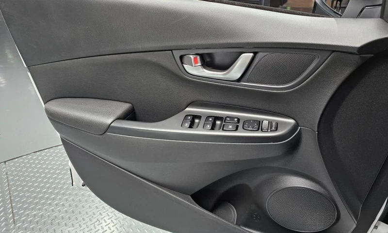 Hyundai Kona Gasoline 1.6 Turbo 2WD Smart, снимка 14 - Автомобили и джипове - 52112750