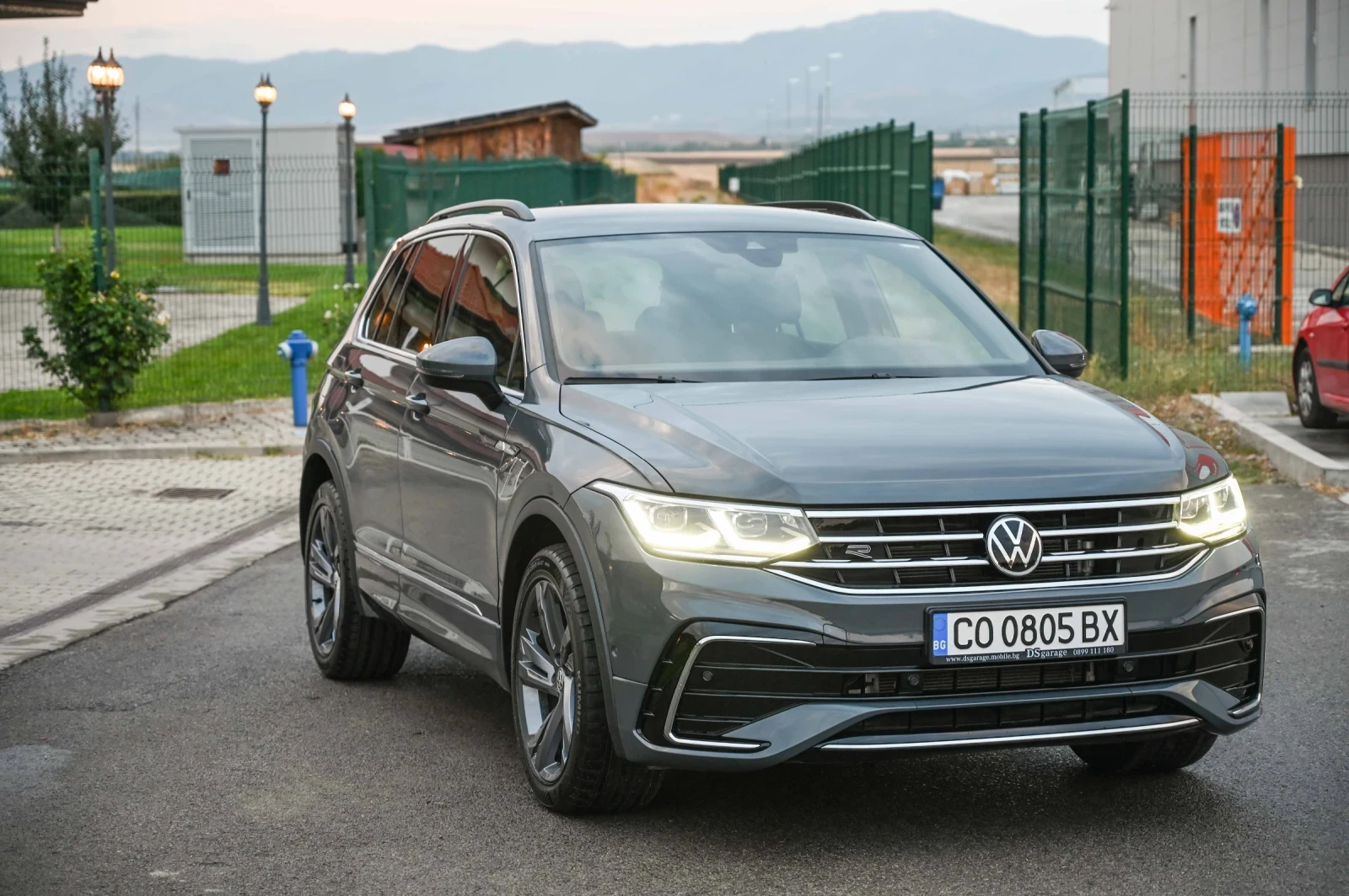 VW Tiguan 2.0TSI* R-LINE* 4Motion* Head-up* КАМЕРА* VIRTUAL* - изображение 3