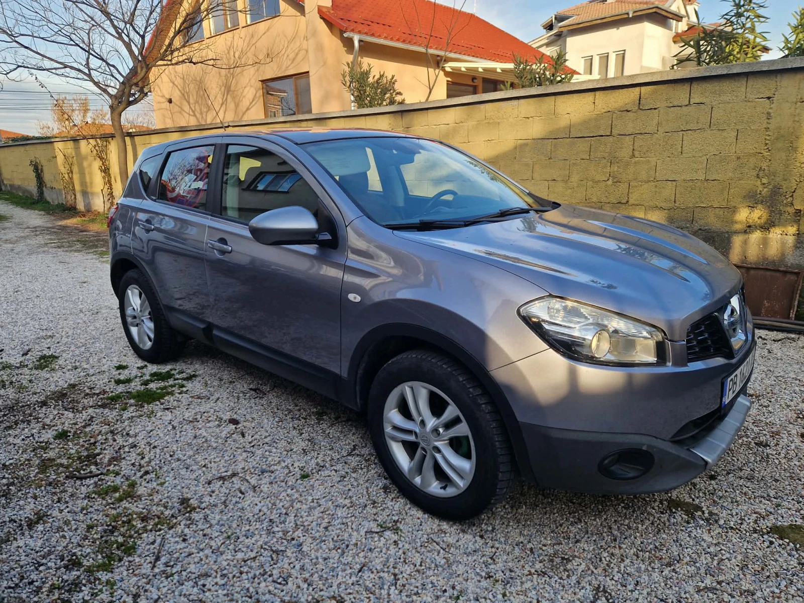 Nissan Qashqai 1.5 dci, снимка 2 - Автомобили и джипове - 53405277