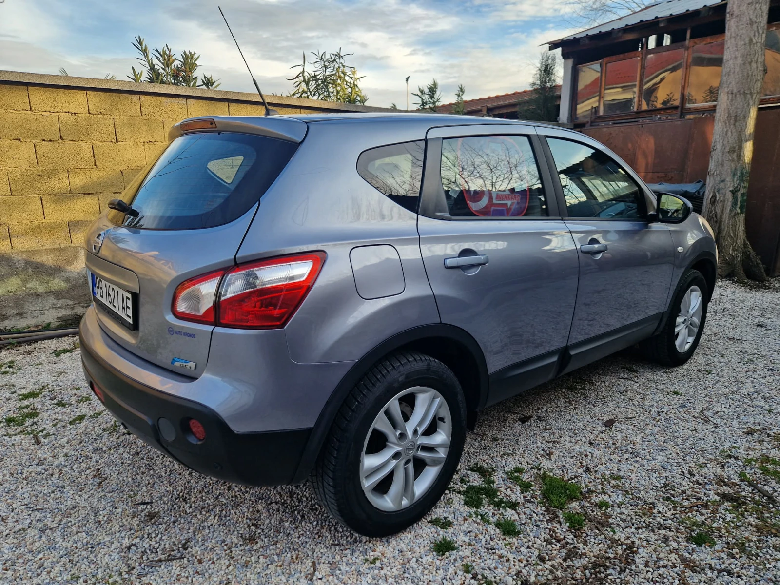 Nissan Qashqai 1.5 dci, снимка 6 - Автомобили и джипове - 53405277