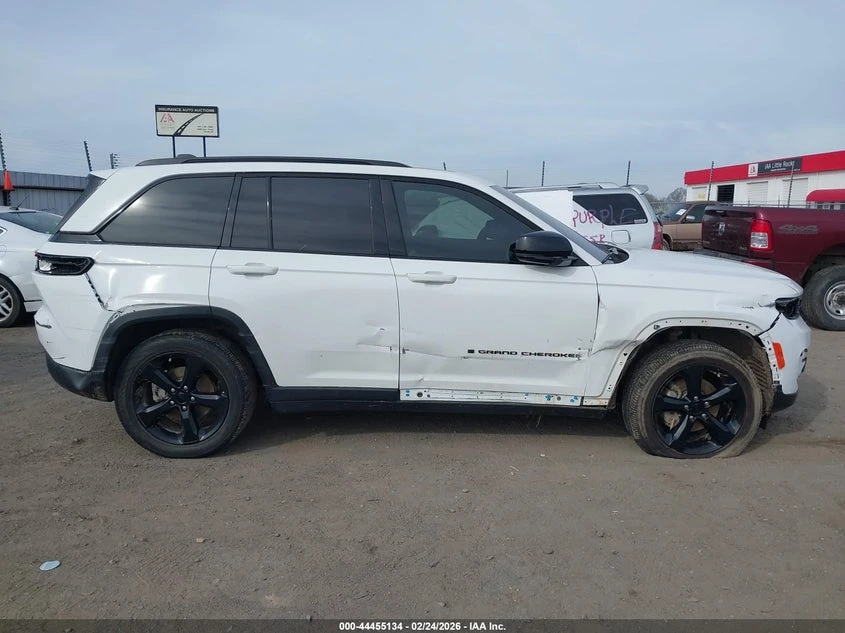 Jeep Grand cherokee 3.6l Altitude X 4X2, снимка 13 - Автомобили и джипове - 54106293