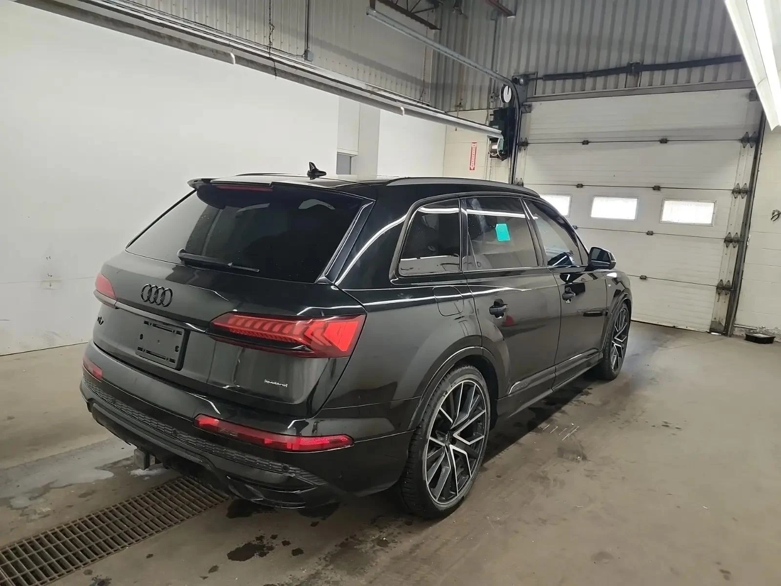 Audi Q7 TECHNIK* 360view* Обдухване* Дистроник* Гуми+ Джан, снимка 3 - Автомобили и джипове - 54370828