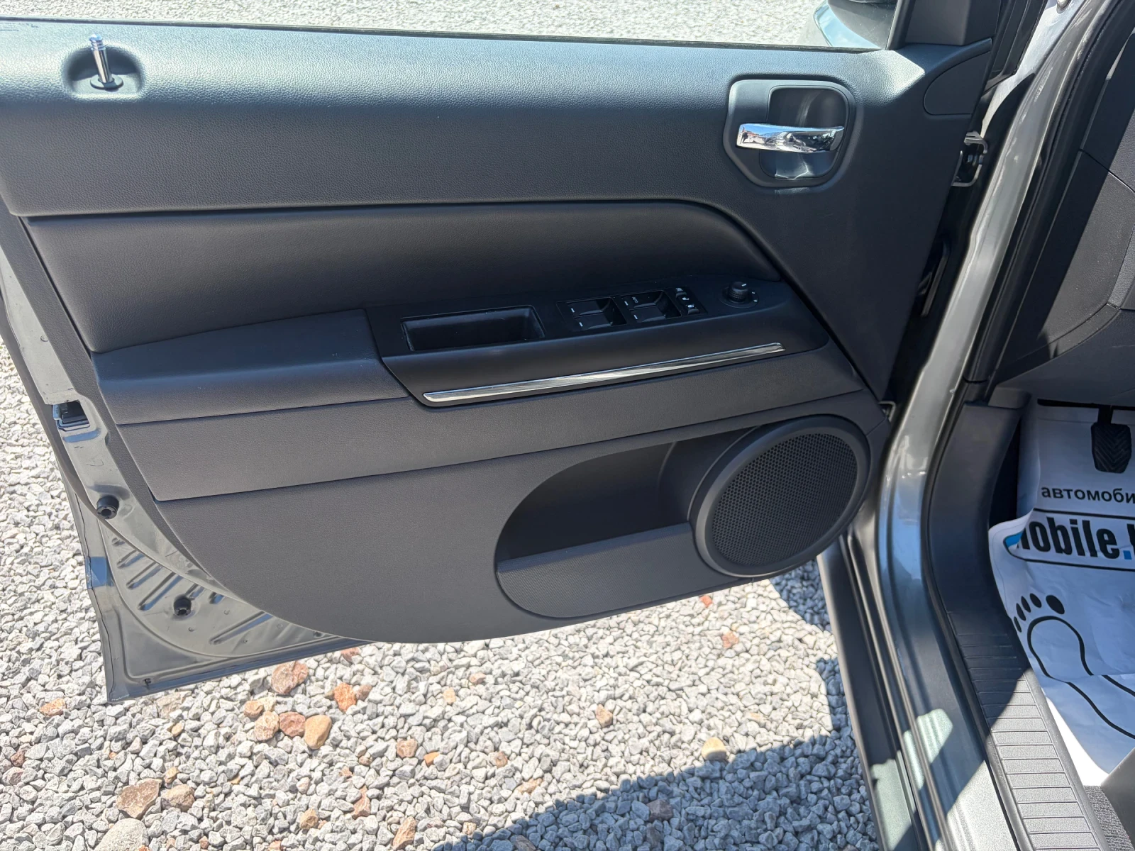 Jeep Compass LIMITED , 2.2CRD-163k.c  Navi. 4х4, снимка 8 - Автомобили и джипове - 54833726
