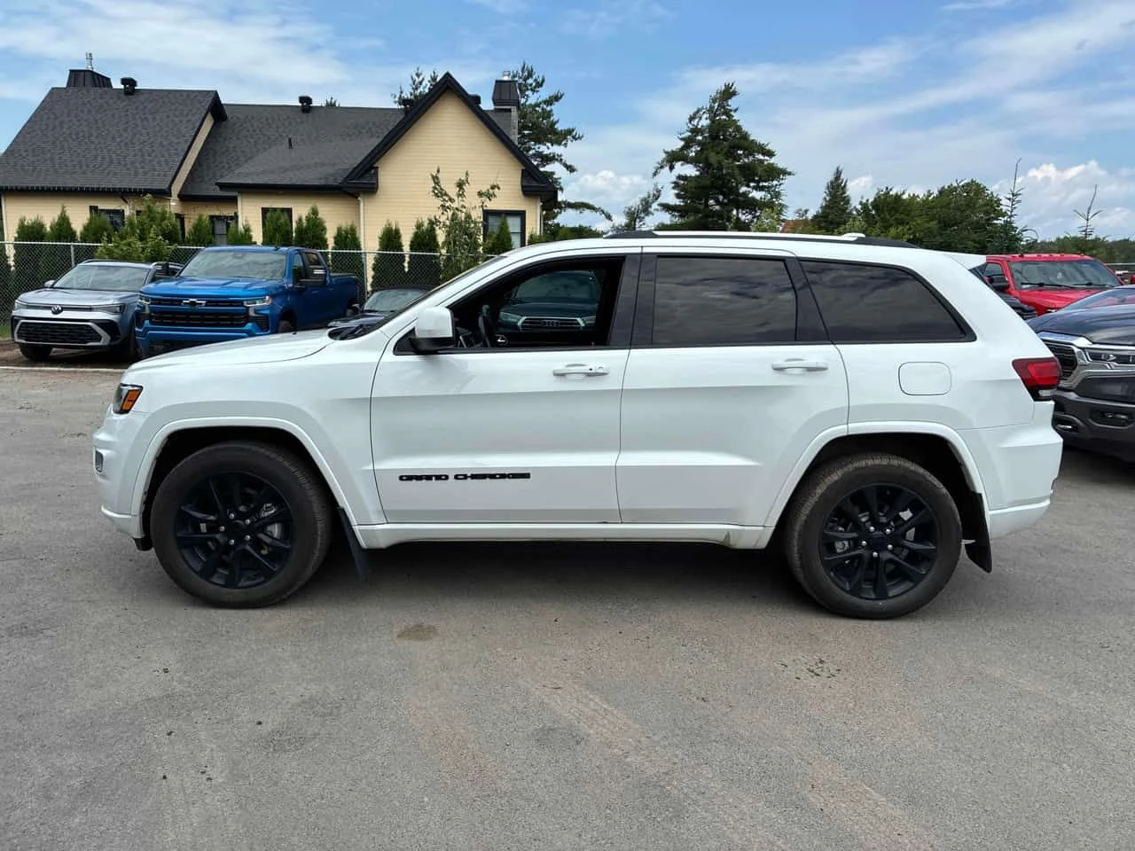 Jeep Grand cherokee * Altitude IV * АВТОКРЕДИТ БЕЗ ПЪРВОНАЧАЛНА ВНОСКА, снимка 2 - Автомобили и джипове - 55157643