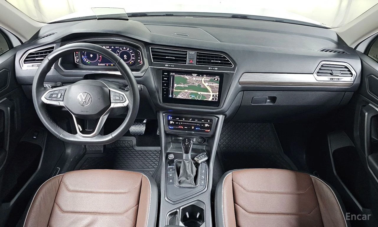 VW Tiguan PRESTIGE* ОБДУХВАНЕ* ДИСТРОНИК* ХЕДЪП* 360КАМЕРА* , снимка 6 - Автомобили и джипове - 55562914