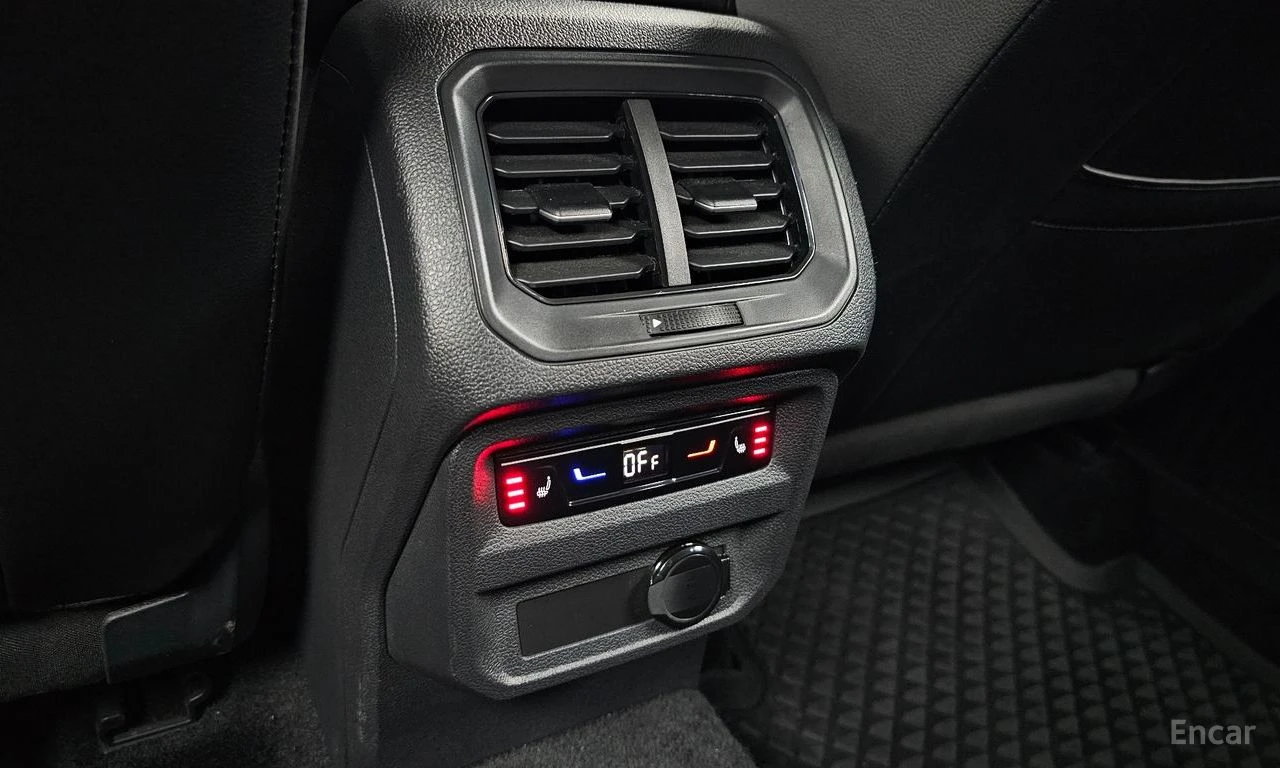 VW Tiguan PRESTIGE* ОБДУХВАНЕ* ДИСТРОНИК* ХЕДЪП* 360КАМЕРА* , снимка 15 - Автомобили и джипове - 55562914