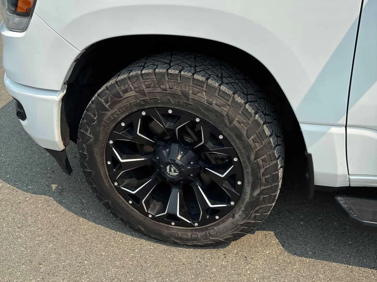 Dodge RAM 1500  Sport / CARFAX / АВТОКРЕДИТ , снимка 11 - Автомобили и джипове - 55590811