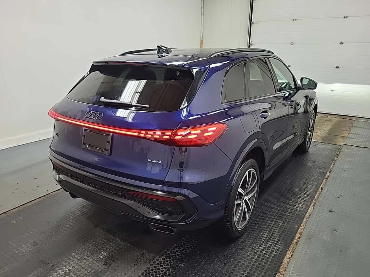 Audi Q5 * PROGRESSIV * CARFAX * ОПЦИЯ ЗА ФИНАНСИРАНЕ, снимка 3 - Автомобили и джипове - 55662229
