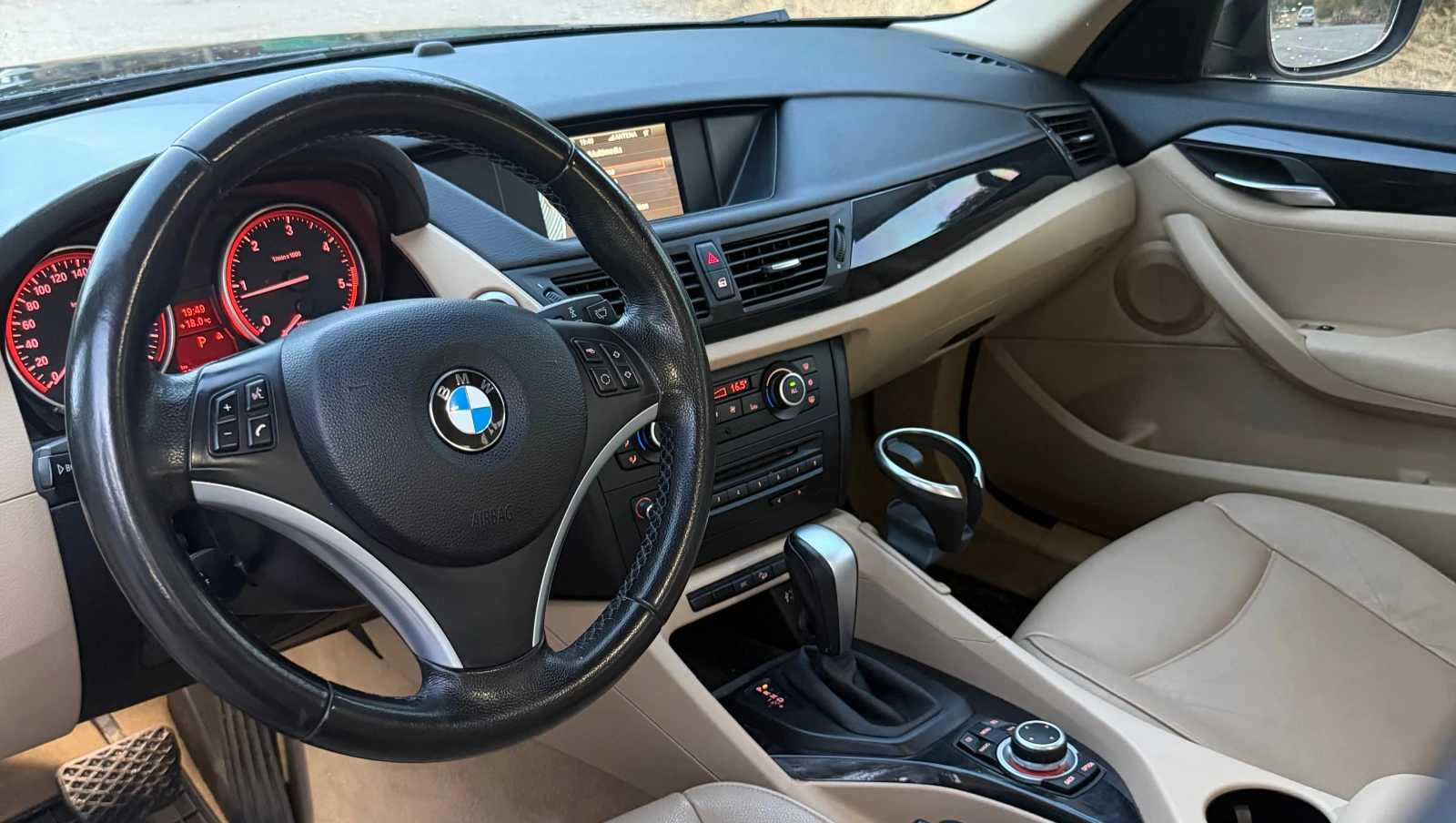 BMW X1, снимка 6 - Автомобили и джипове - 56062429