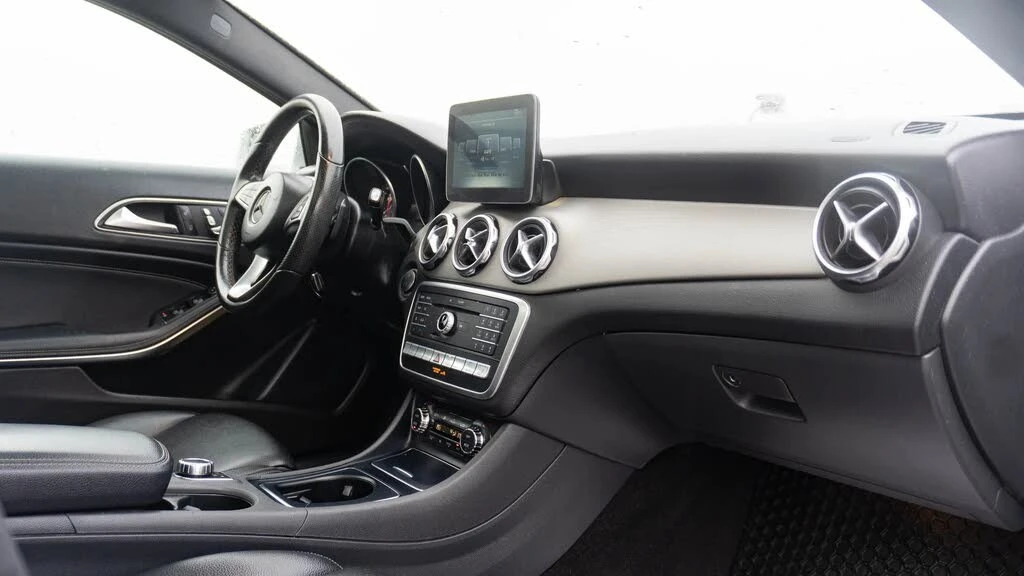 Mercedes-Benz GLA 250 4Matic * АвтоКредит * (ЦЕНА ДО БГ), снимка 11 - Автомобили и джипове - 56231570