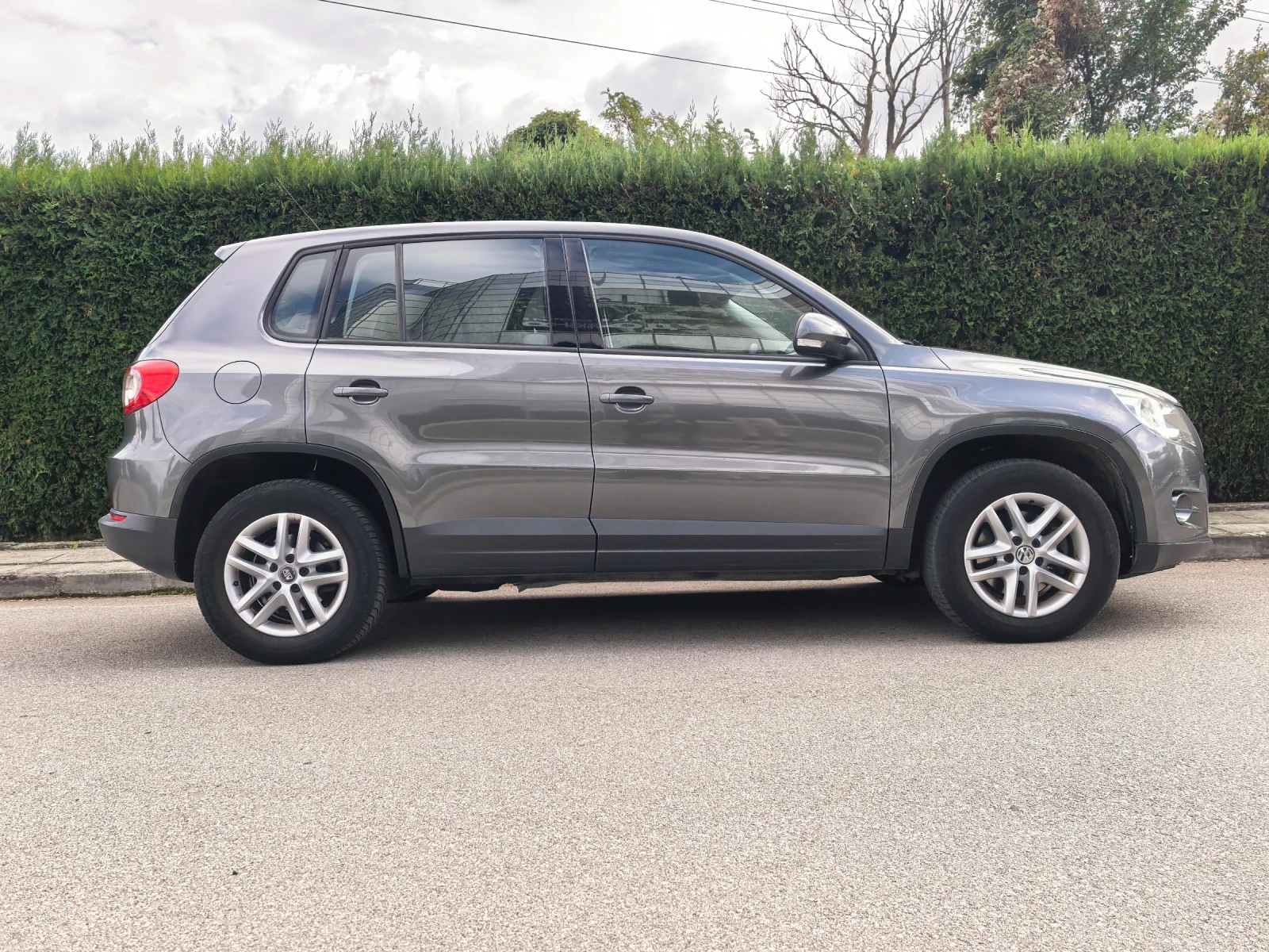 VW Tiguan 2.0 tdi bm Trend&Fun, снимка 7 - Автомобили и джипове - 56274175