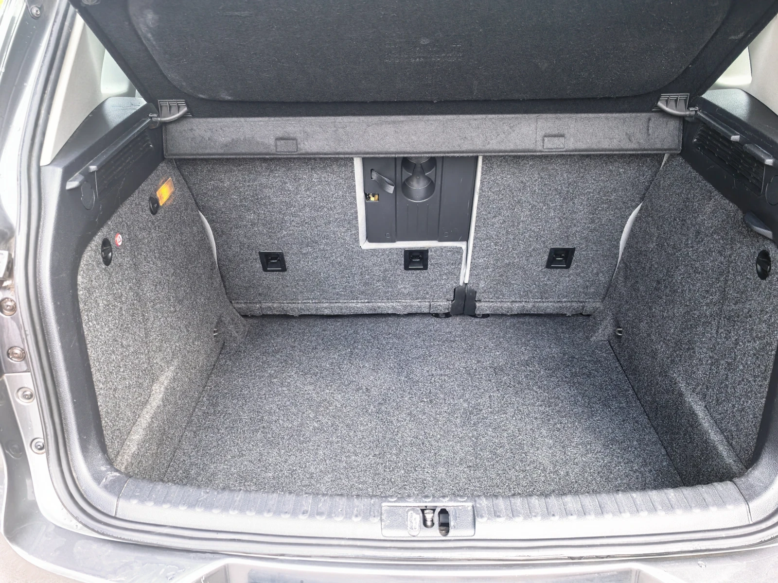 VW Tiguan 2.0 tdi bm Trend&Fun, снимка 9 - Автомобили и джипове - 56274175