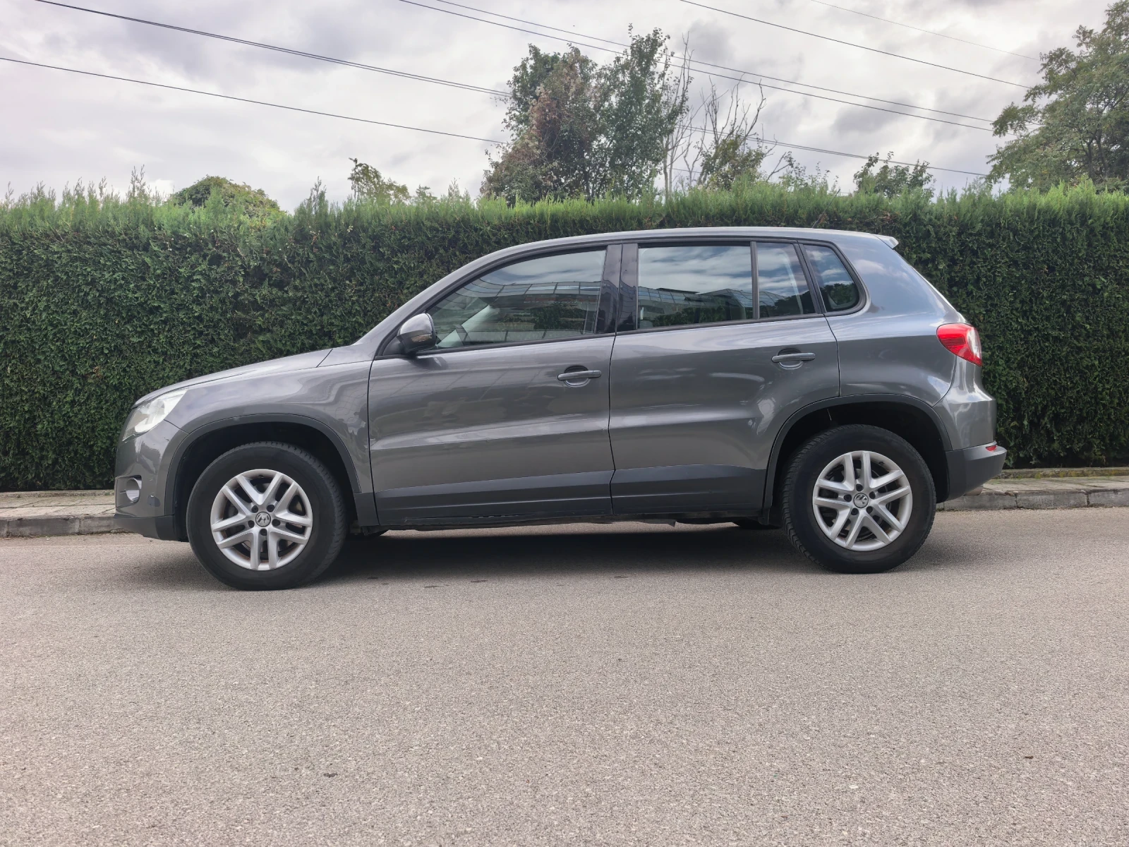 VW Tiguan 2.0 tdi bm Trend&Fun, снимка 2 - Автомобили и джипове - 56274175