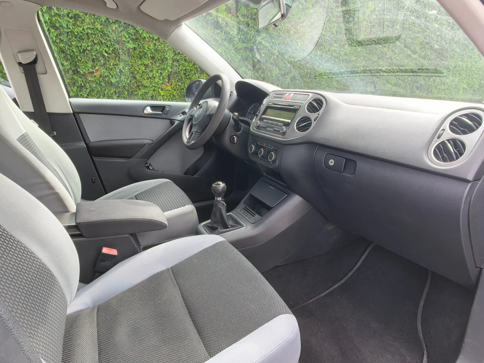 VW Tiguan 2.0 tdi bm Trend&Fun, снимка 15 - Автомобили и джипове - 56274175