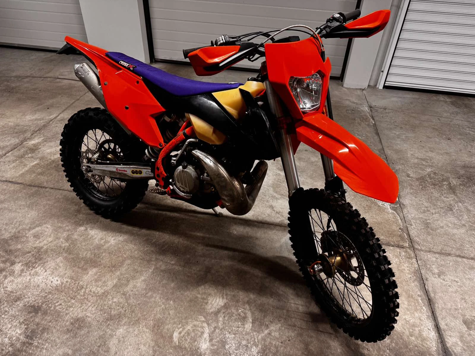 Ktm EXC 250 Six Days практически нов - изображение 4