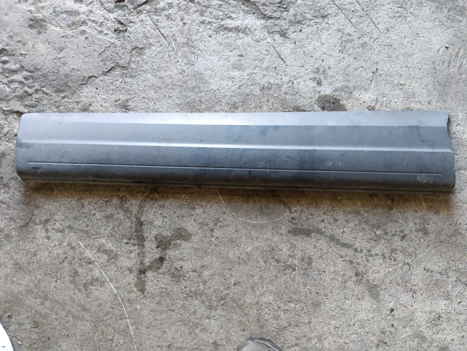 лайсна за (предна лява врата) 5N0854939A VW Tiguan