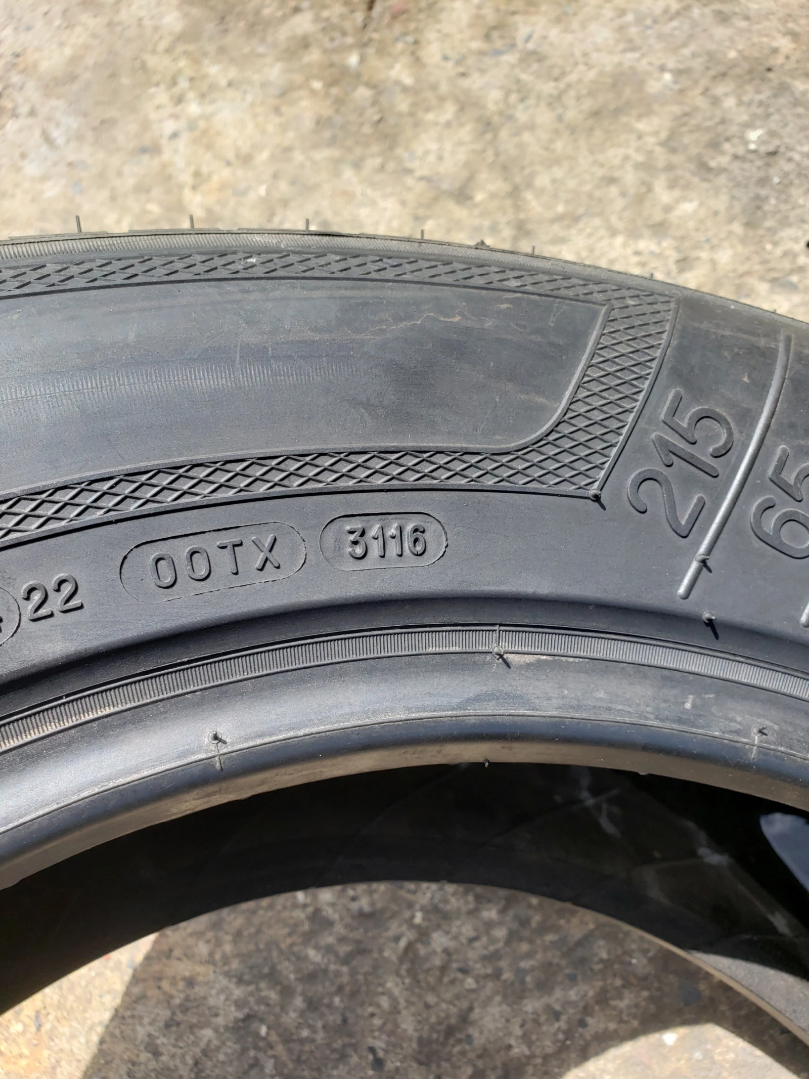 Гуми Летни 215/65R17, снимка 6 - Гуми и джанти - 54581884