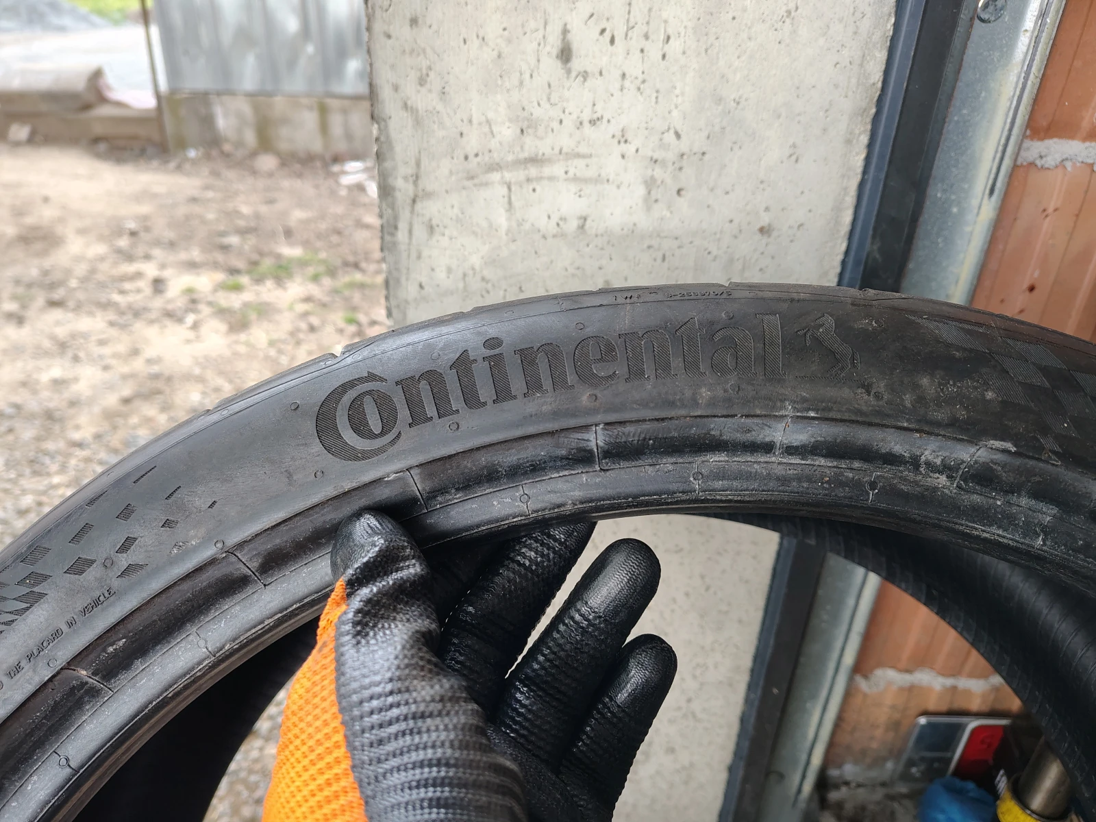 Гуми Летни 245/35R20, снимка 3 - Гуми и джанти - 55842416