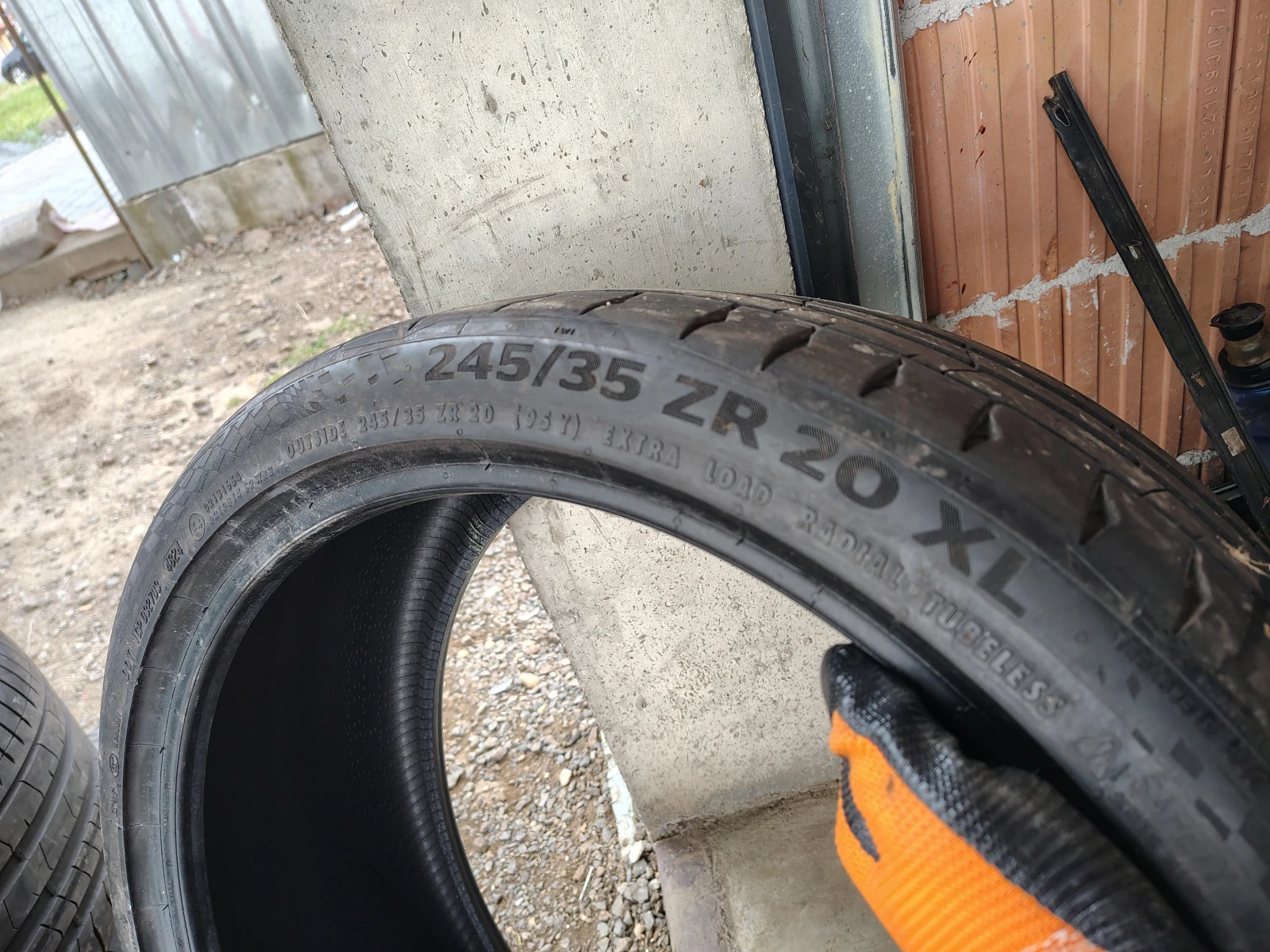Гуми Летни 245/35R20, снимка 6 - Гуми и джанти - 55842416