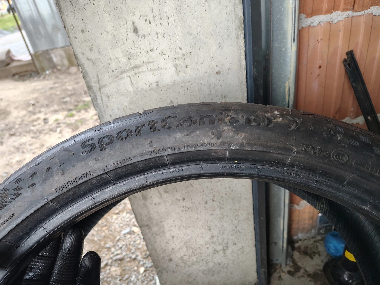 Гуми Летни 245/35R20, снимка 4 - Гуми и джанти - 55842416