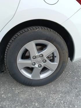 Toyota Auris, снимка 12