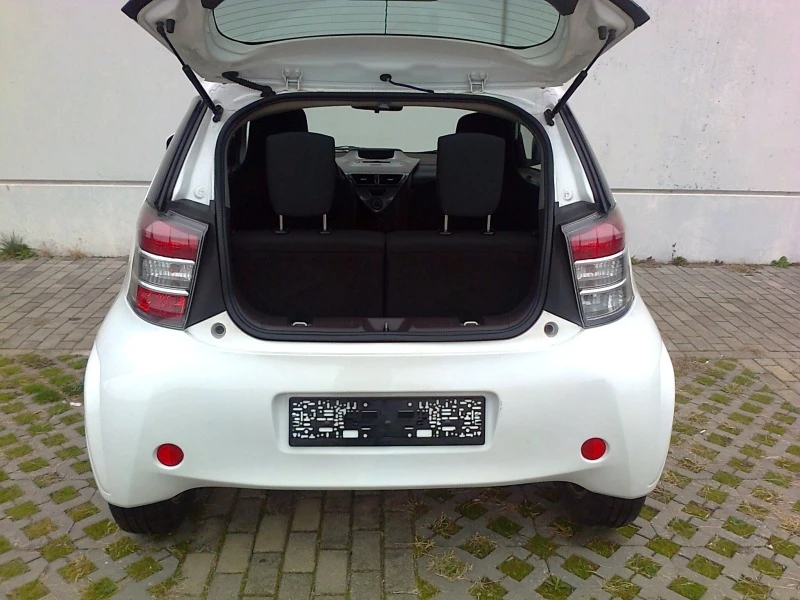 Toyota IQ  BENZIN, снимка 7 - Автомобили и джипове - 44512376