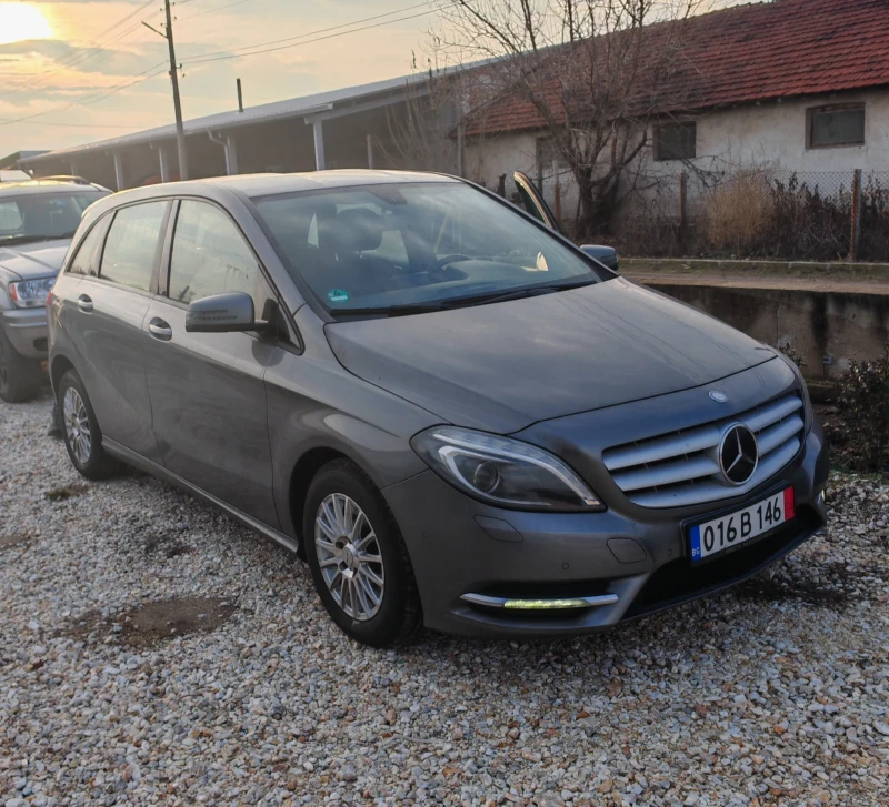 Mercedes-Benz B 180 Avtomat , снимка 11 - Автомобили и джипове - 48452709