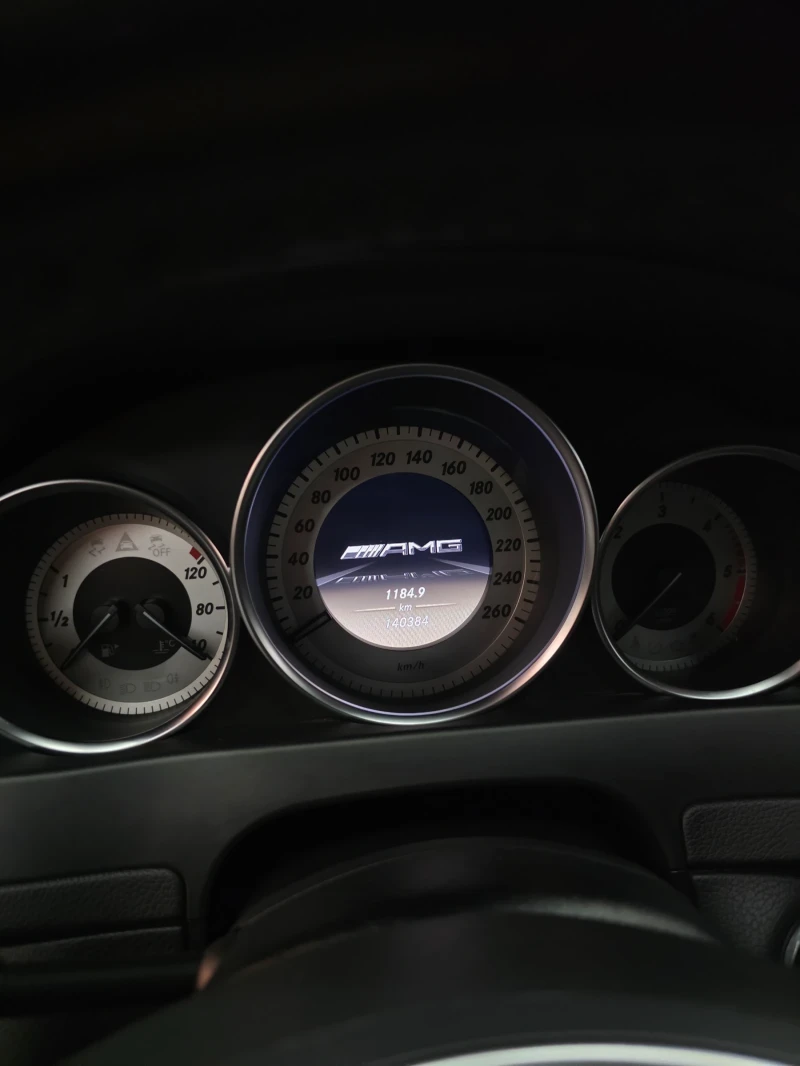 Mercedes-Benz C 220 AMG , снимка 17 - Автомобили и джипове - 50800775