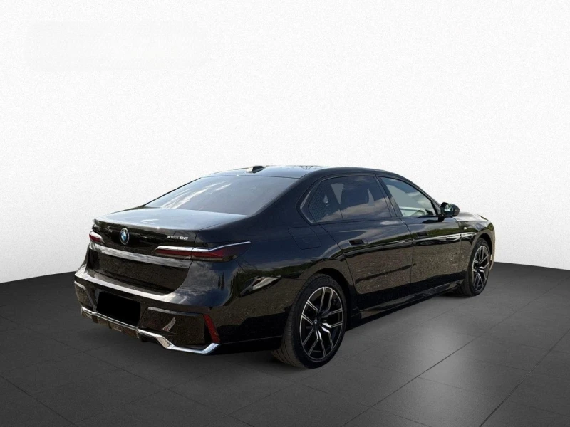 BMW i7 xDrive60/M-SPORT/EXECUTIVE LOUNGE/THEATRE SCREEN/, снимка 5 - Автомобили и джипове - 51613363