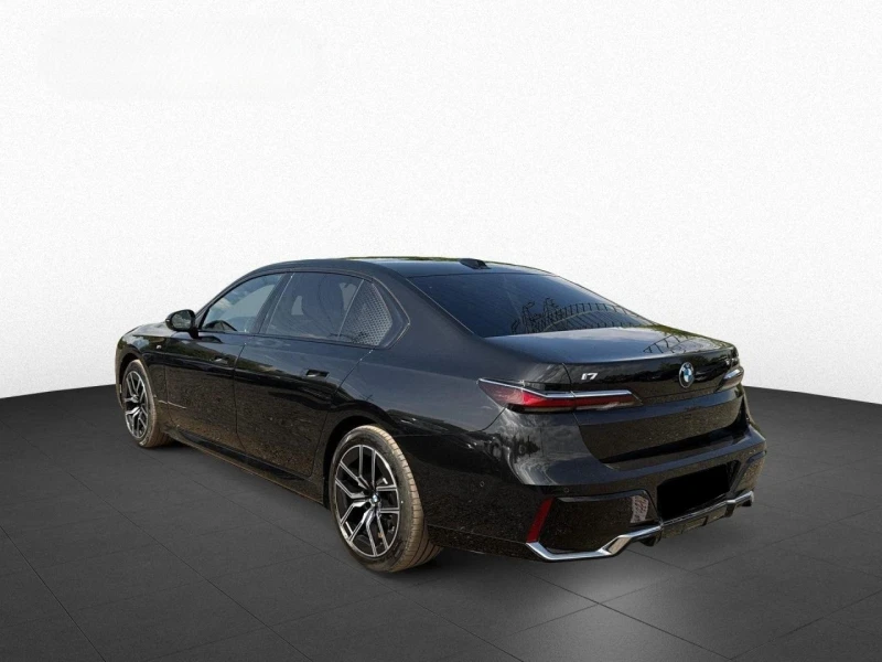 BMW i7 xDrive60/M-SPORT/EXECUTIVE LOUNGE/THEATRE SCREEN/, снимка 4 - Автомобили и джипове - 51613363